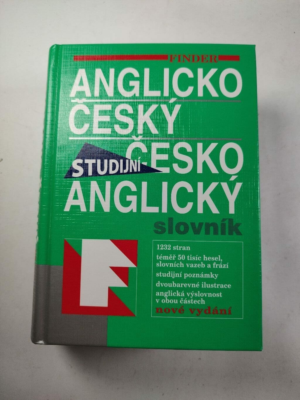 Levně Anglicko-český, česko-anglický slovník=English-Czech, Czech-English dictionary Pevná