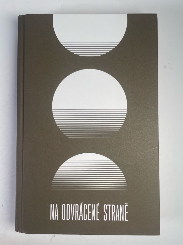 Levně Na odvrácené straně Bez obalu (2018)
