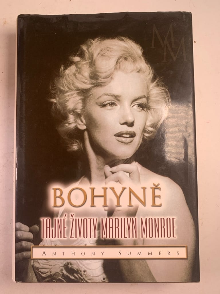 Bohyně. Tajné životy Marilyn Monroe Pevná 2002