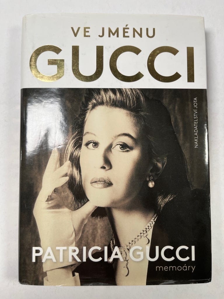 Ve jménu Gucci Pevná