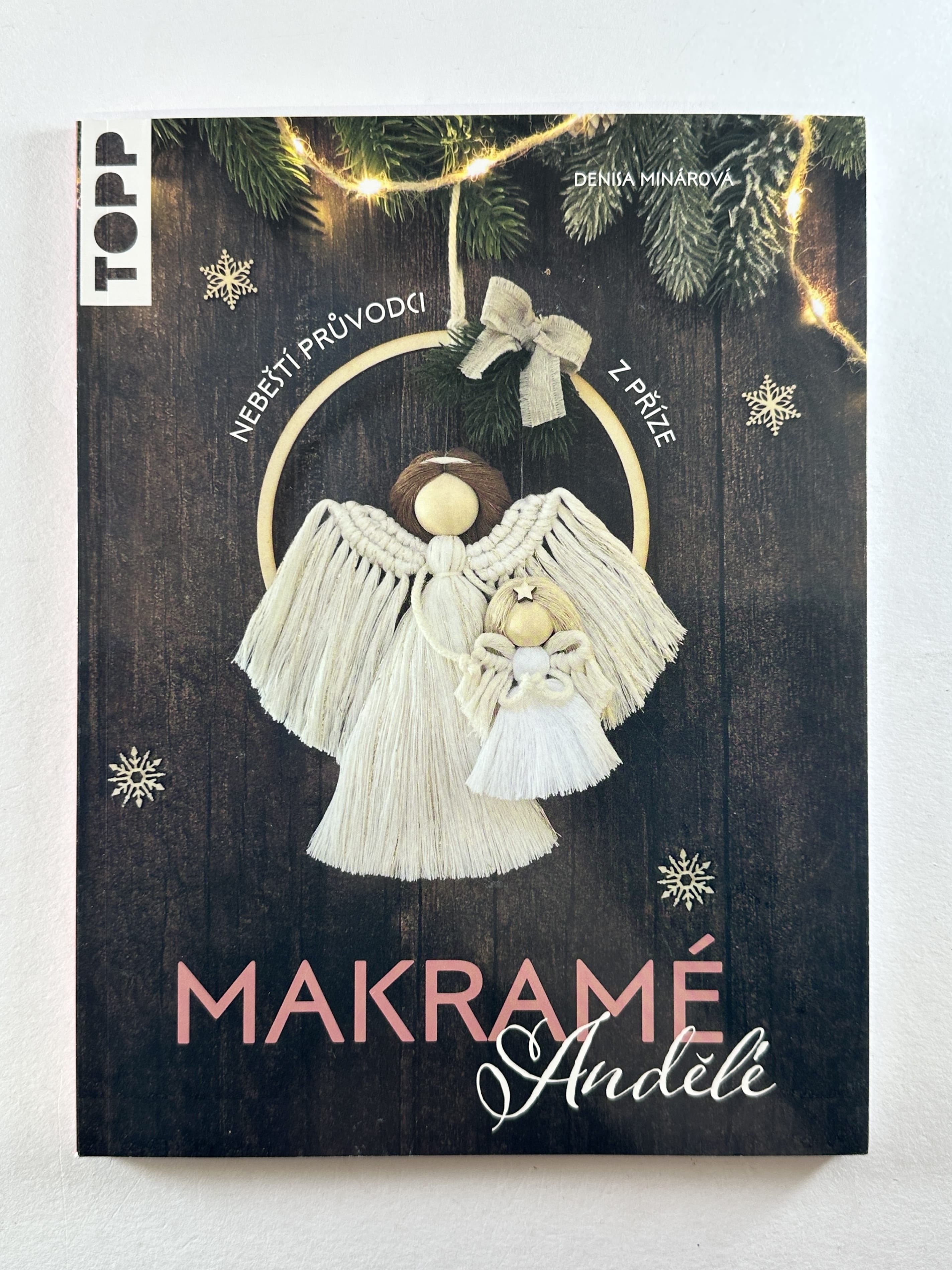 Levně Makramé andělé: Nebeští průvodci z příze