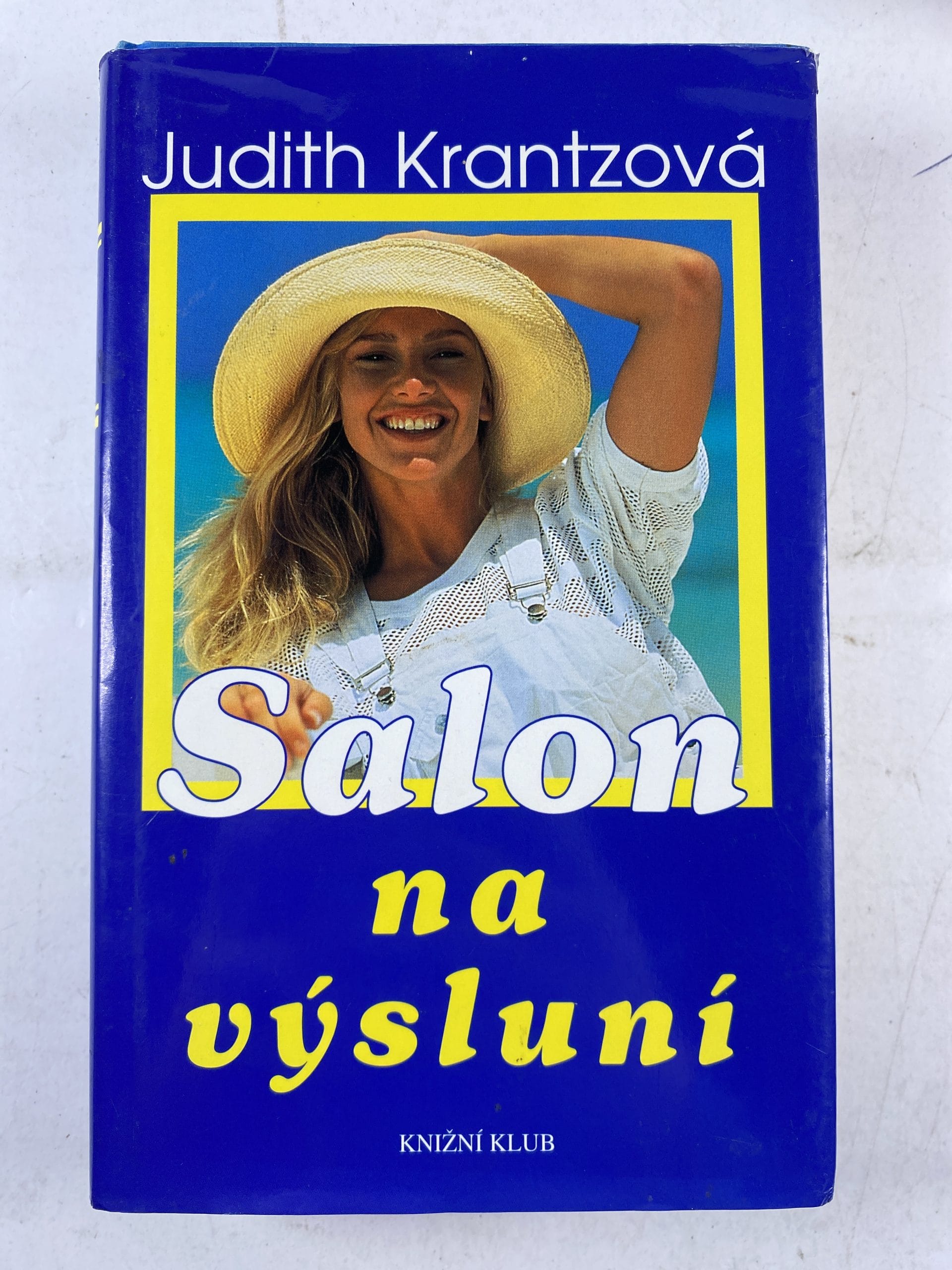 Levně Salon na výsluní