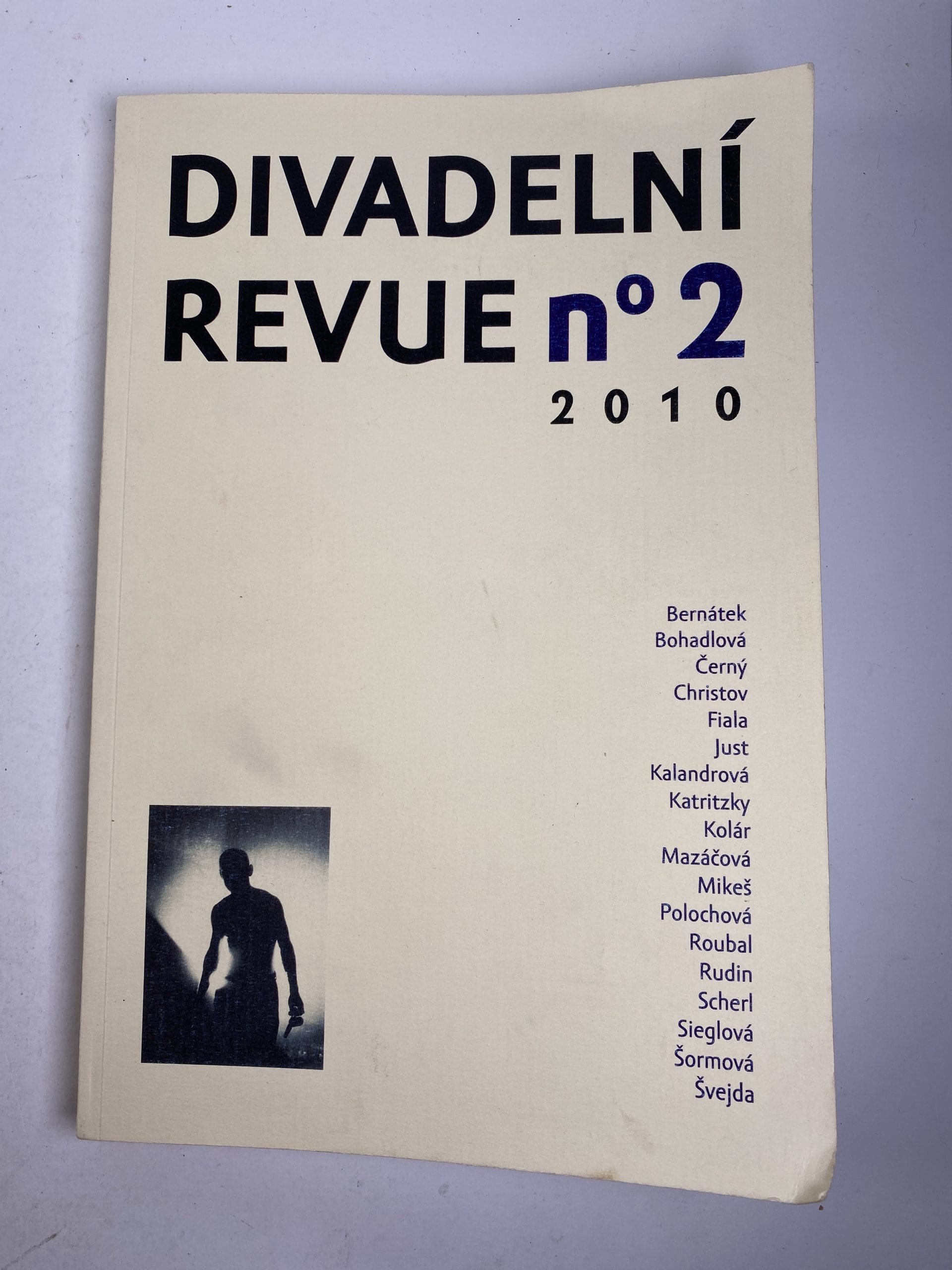 Levně Divadelní revue 2010/2