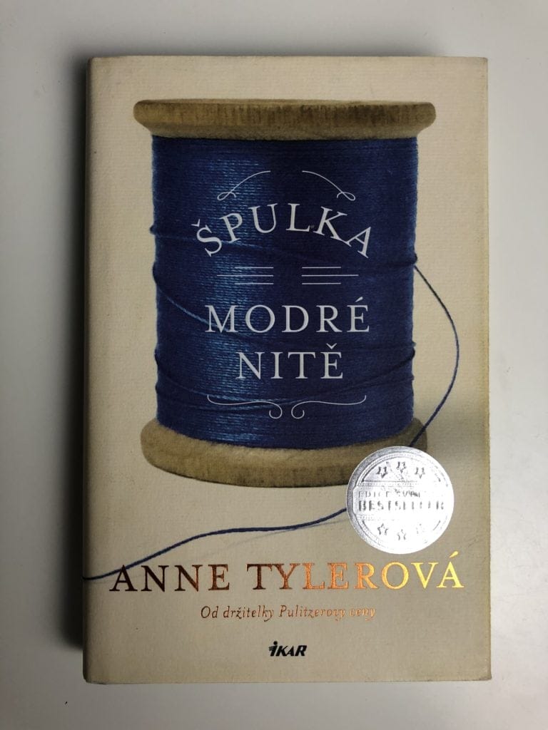 Špulka modré nitě Pevná