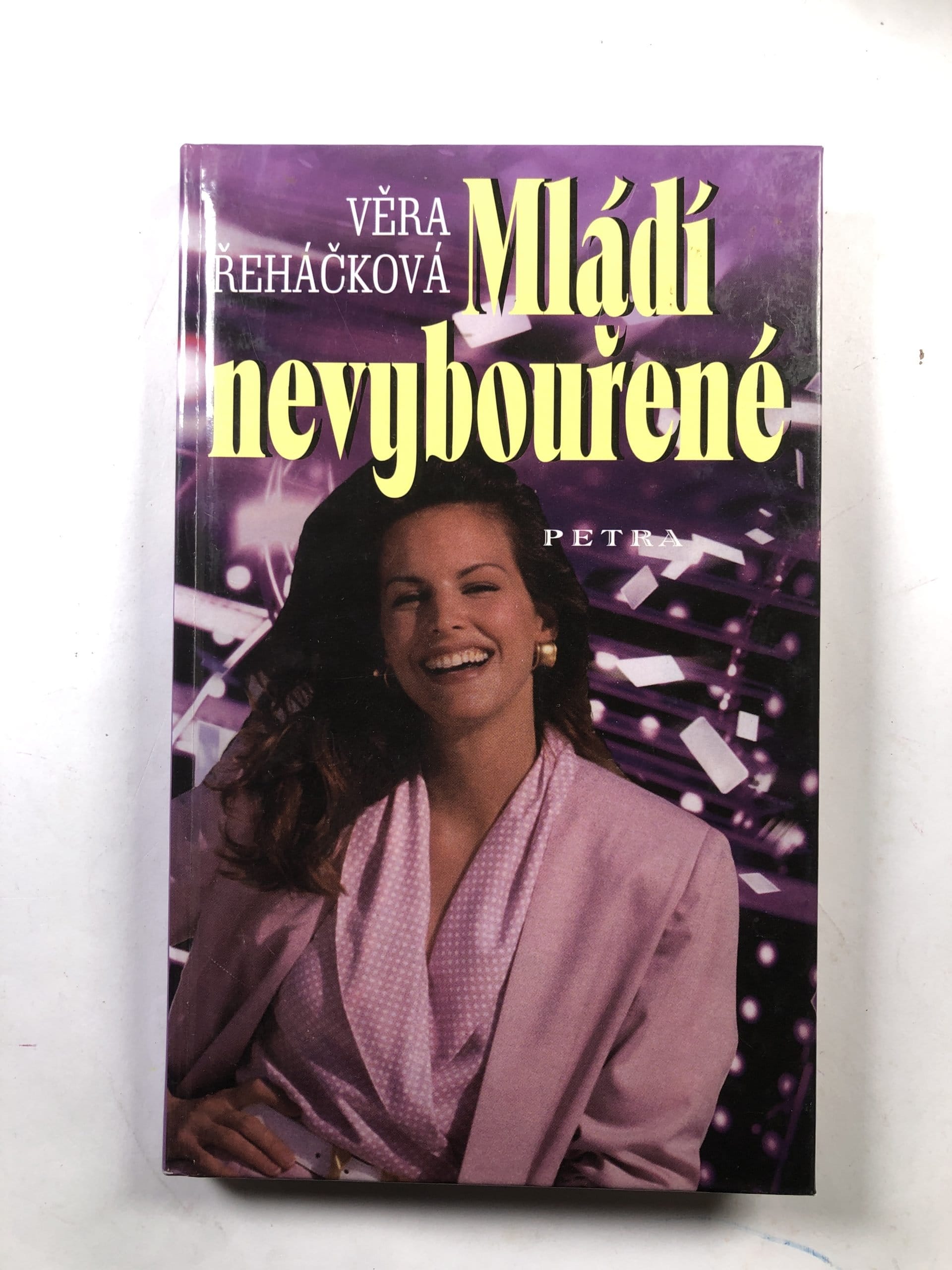 Levně Mládí nevybouřené Pevná