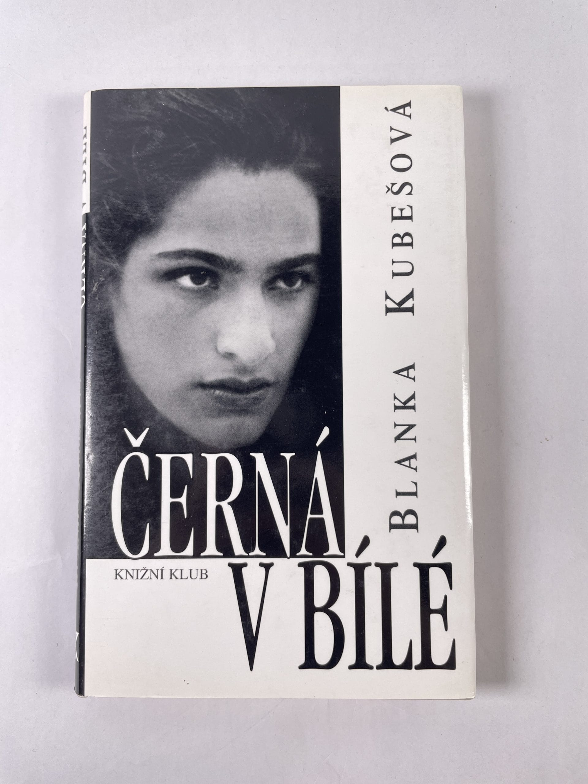 Černá v bílé: sonatina pro černé a bílé ruce