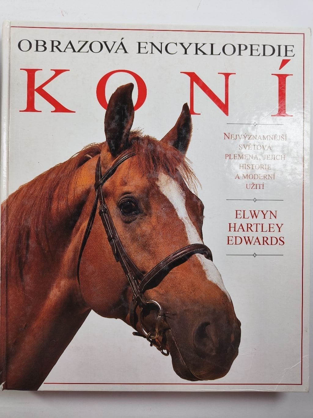 Levně Obrazová encyklopedie koní Pevná