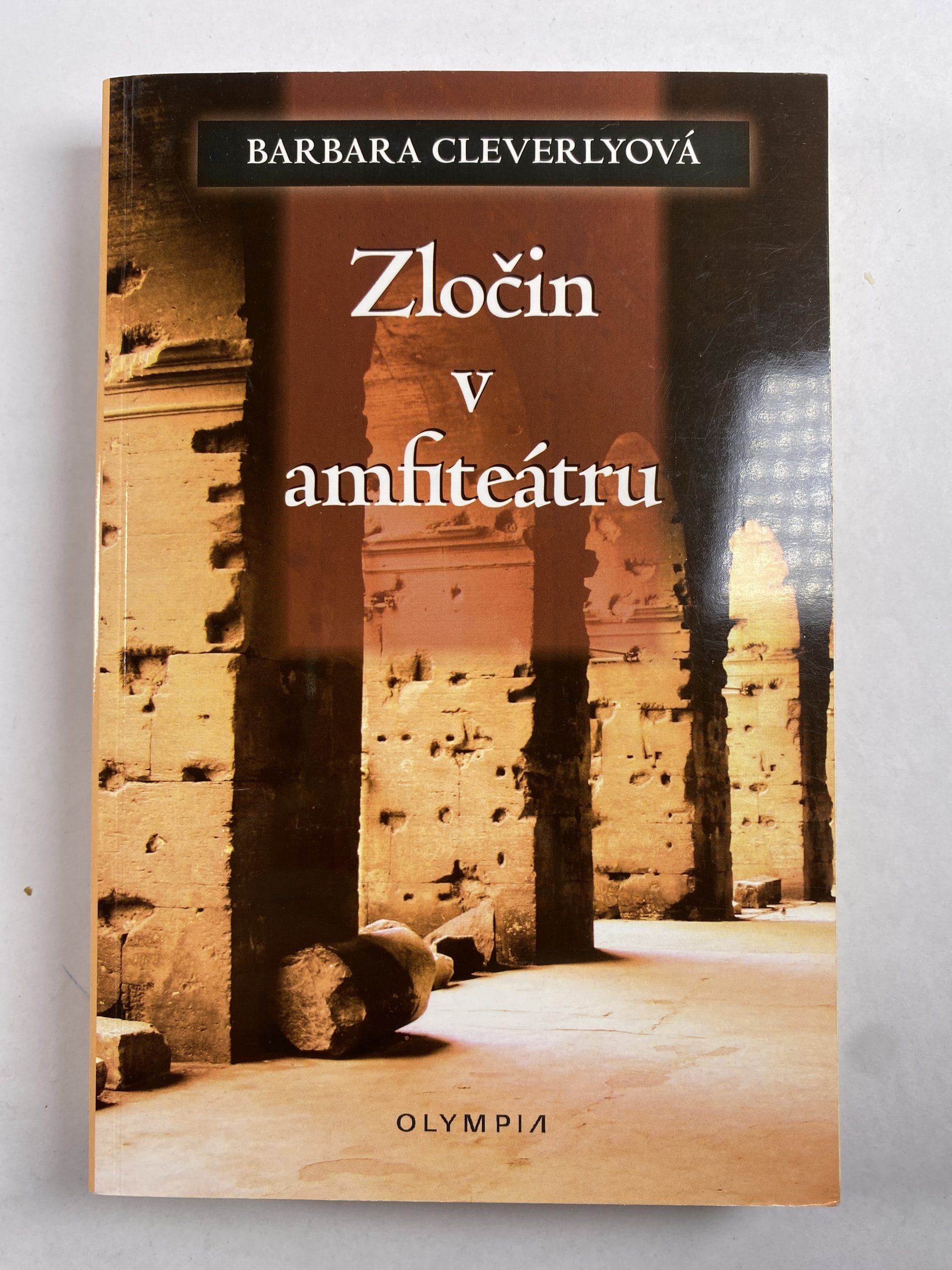 Levně Zločin v amfiteátru