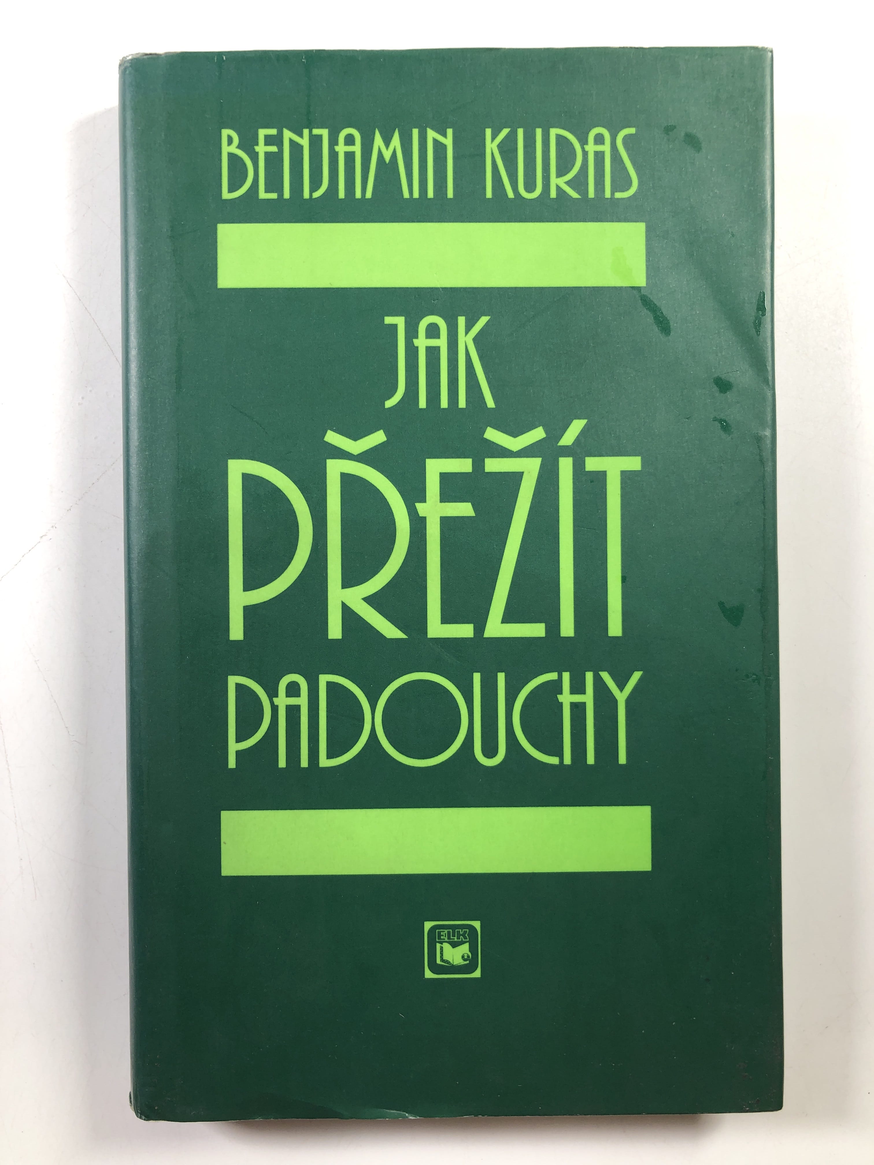 Levně Jak přežít padouchy