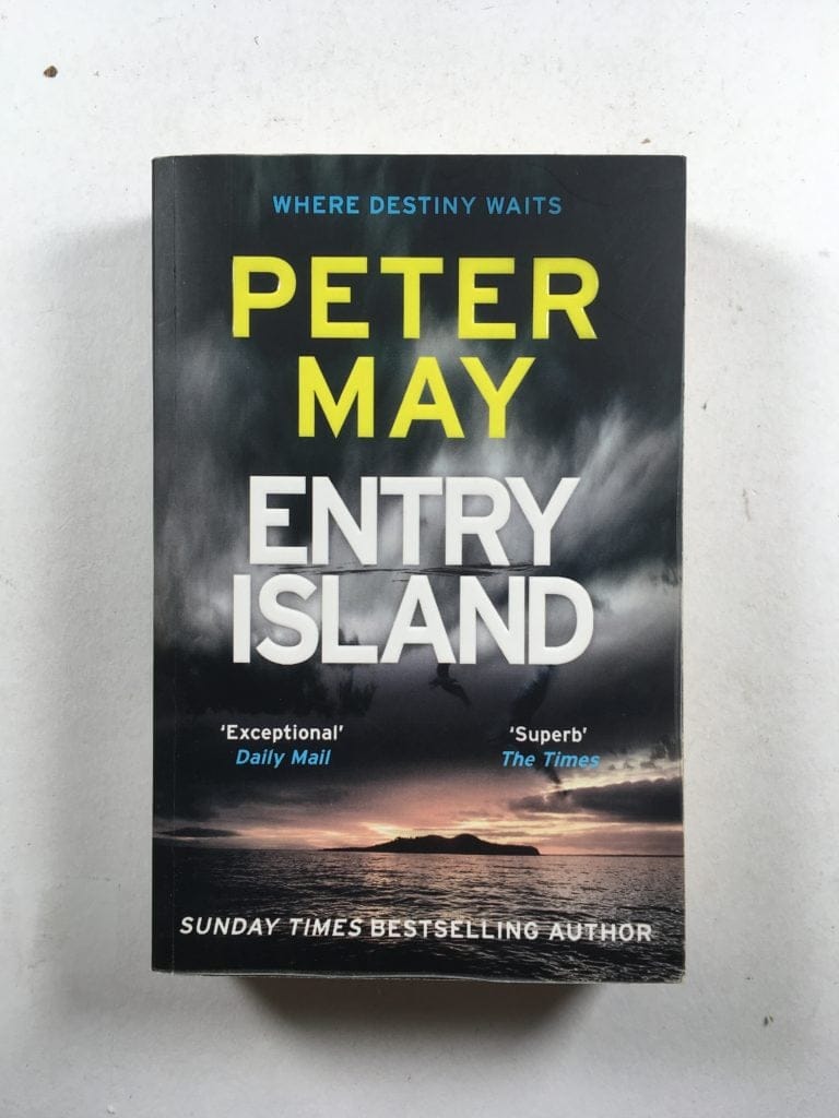 Levně Entry Island Měkká