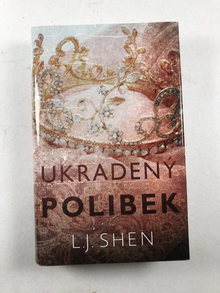 Ukradený polibek Pevná (2020)
