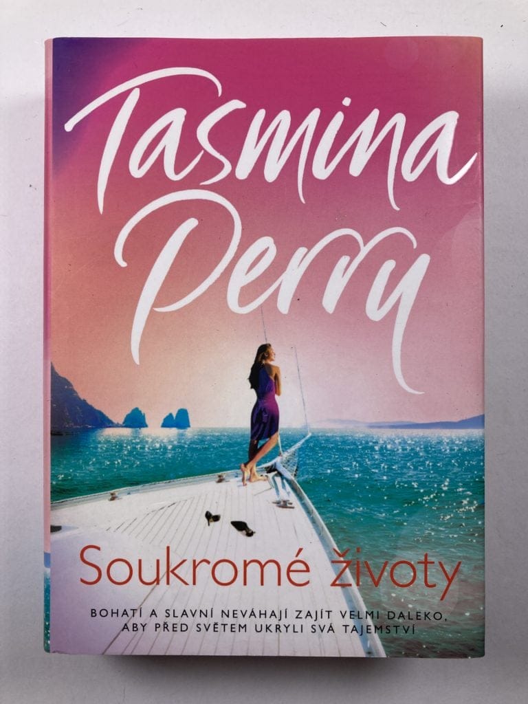 Soukromé životy Pevná (2013)