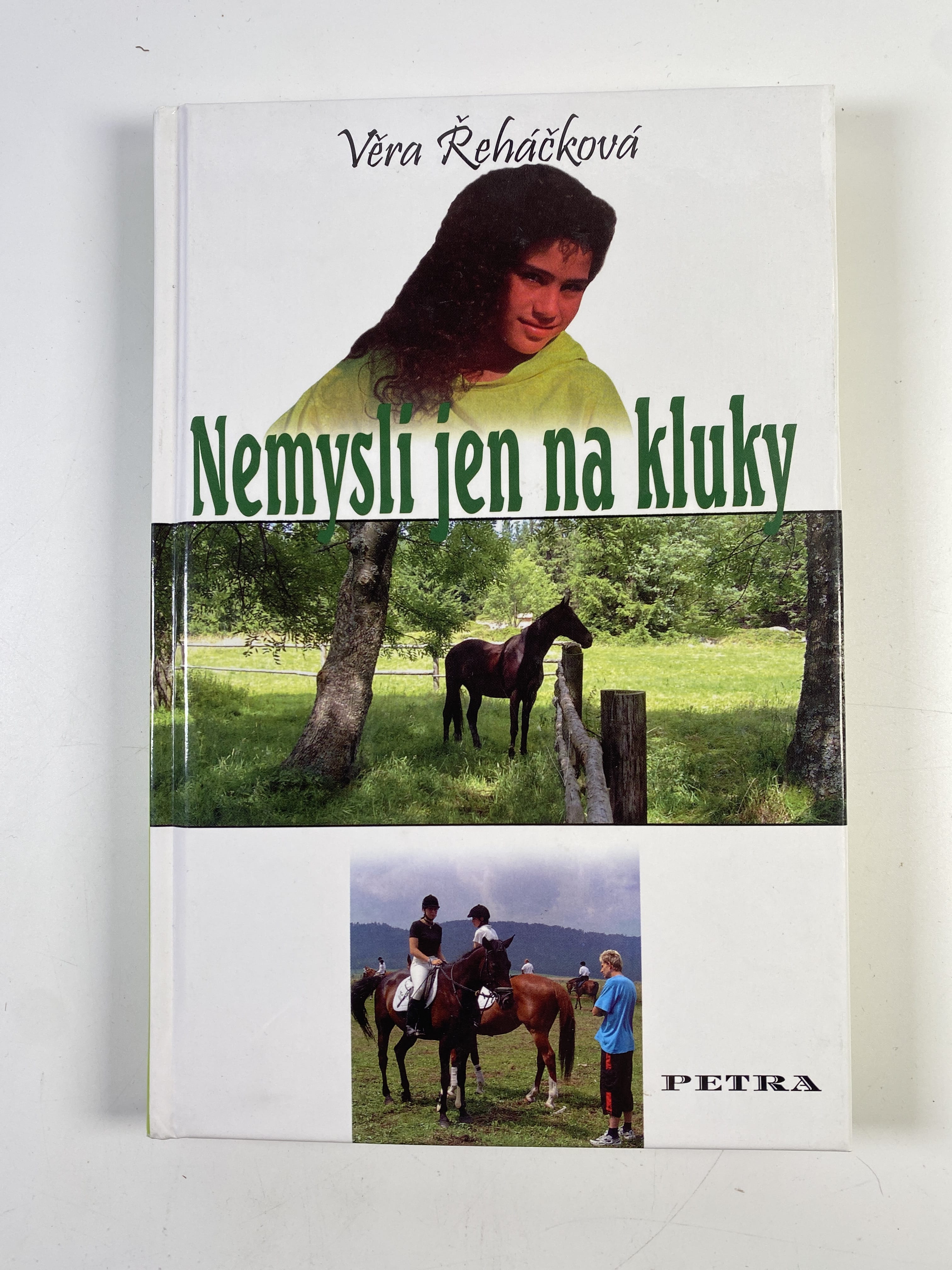 Levně Nemysli jen na kluky: dívčí román