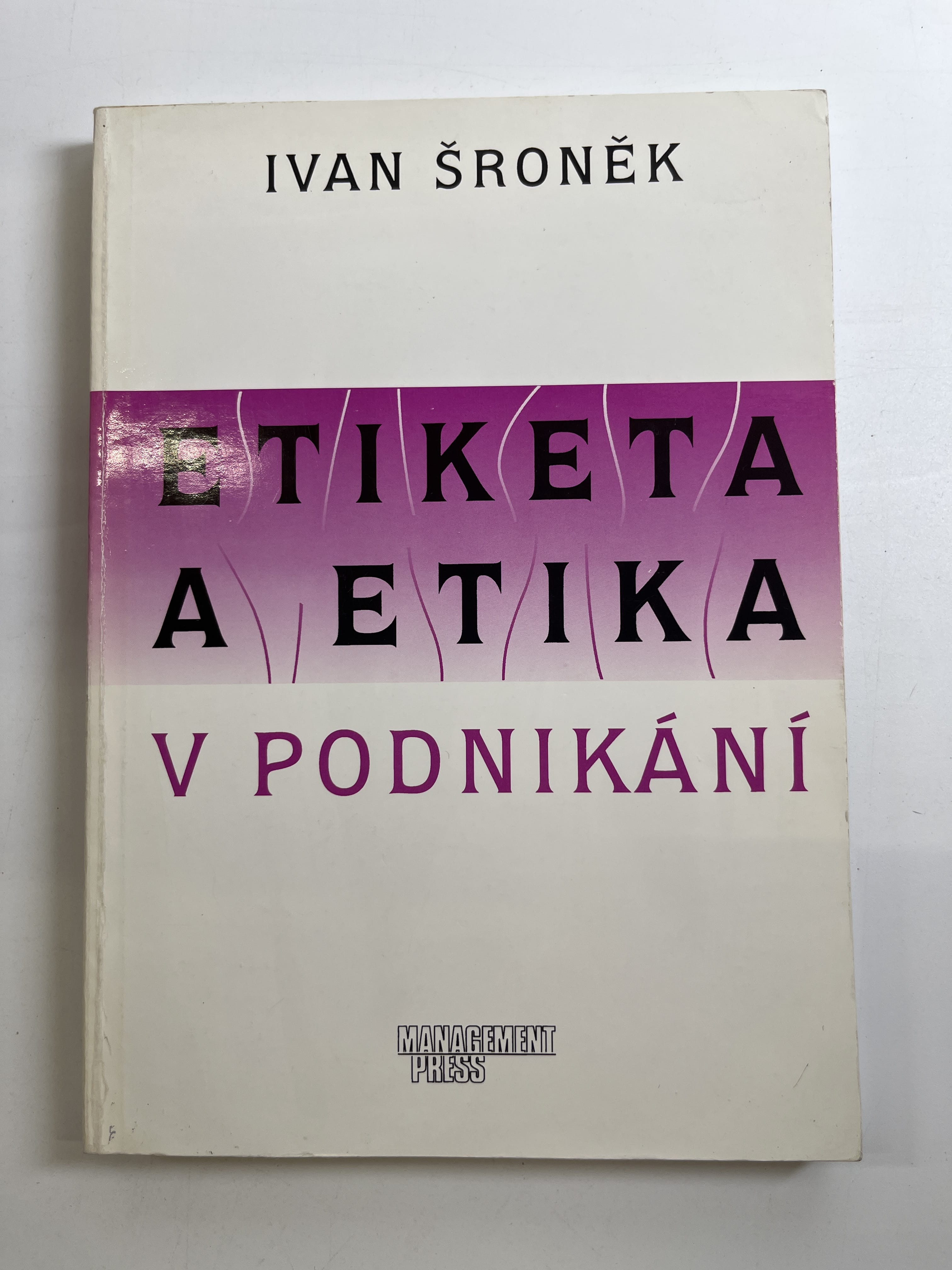 Levně Etiketa a etika v podnikání