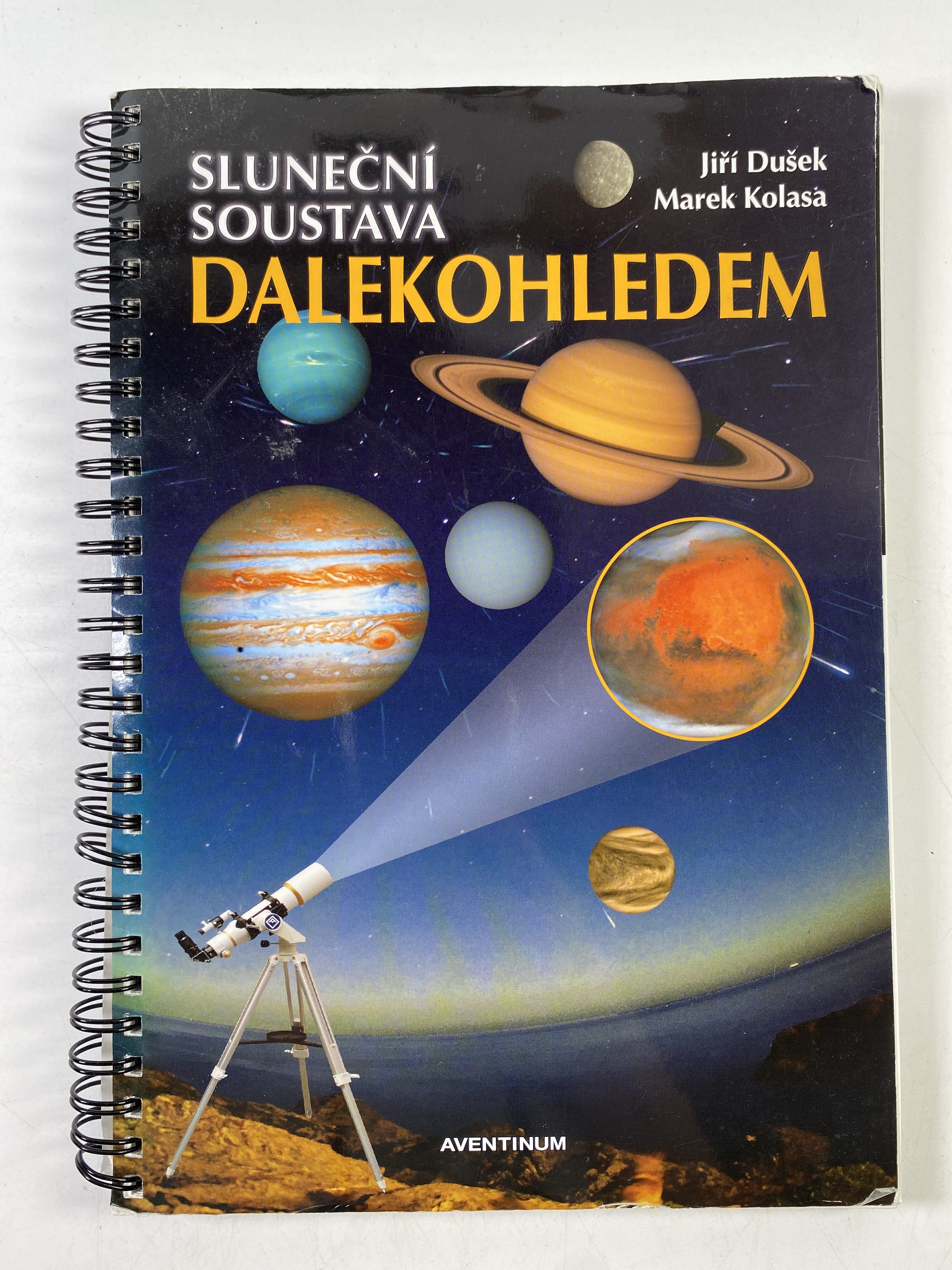 Levně Sluneční soustava dalekohledem