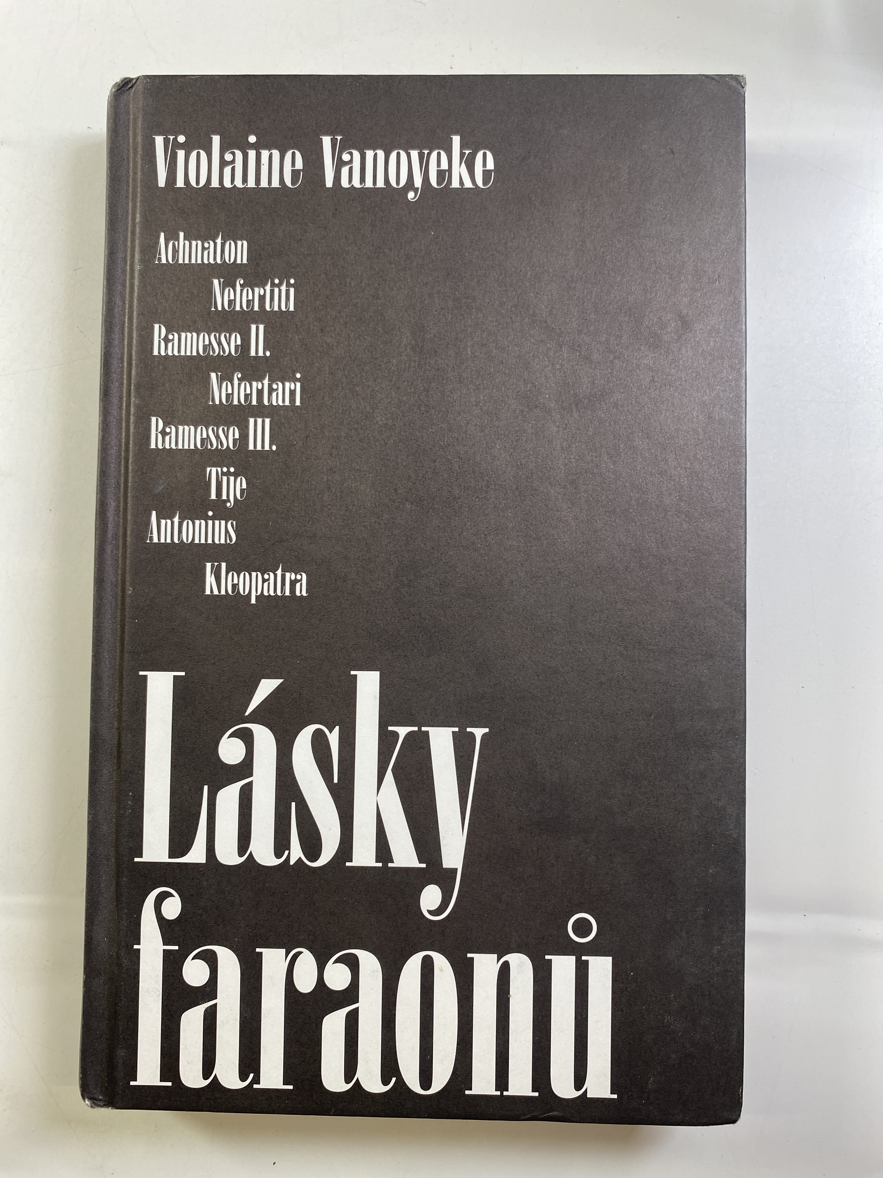 Lásky faraonů Pevná (2002 - bez obalu)