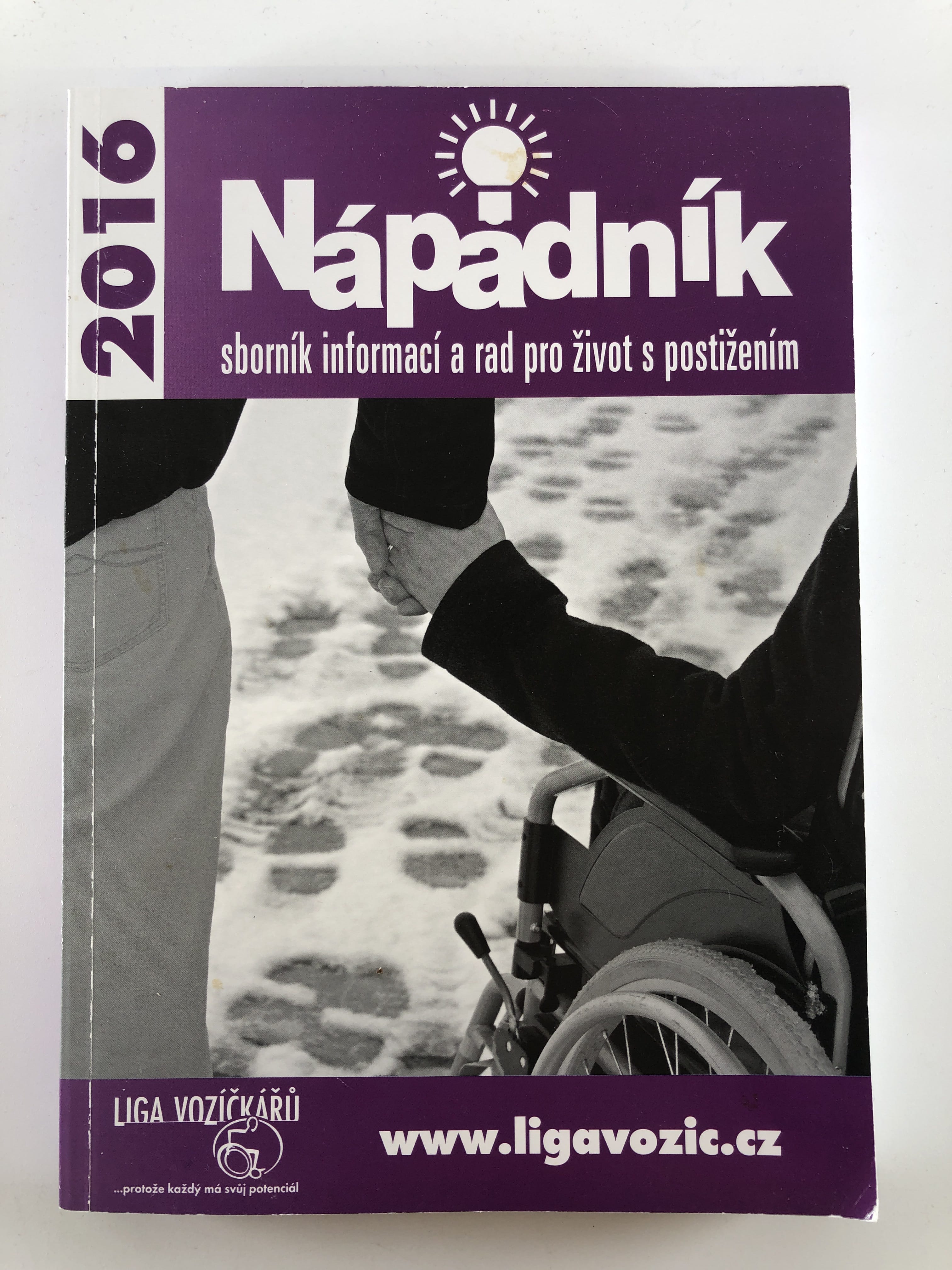 Levně Nápadník: sborník informací a rad pro život s postižením Měkká 2016