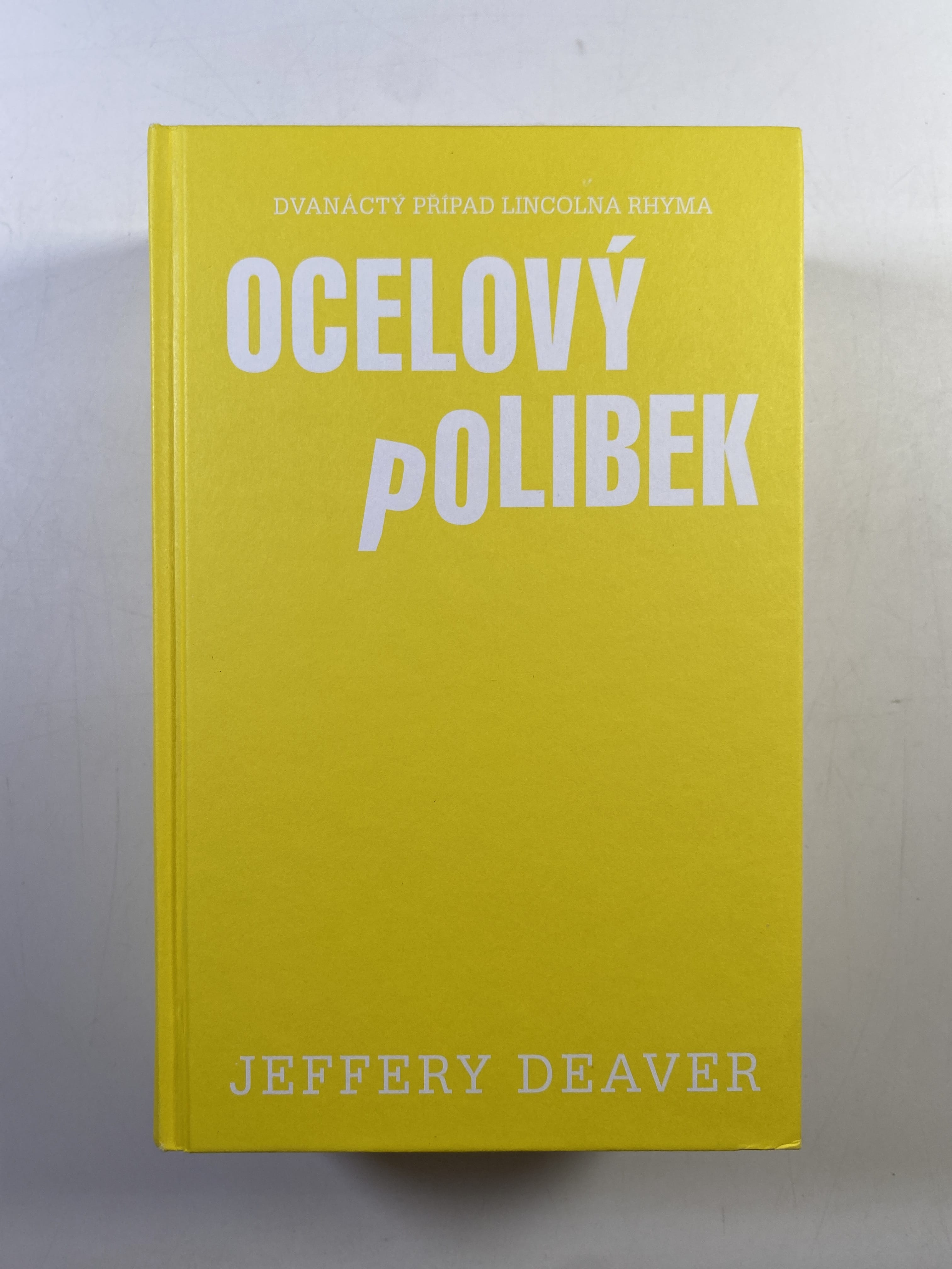 Levně Ocelový polibek Bez obálky (2016)
