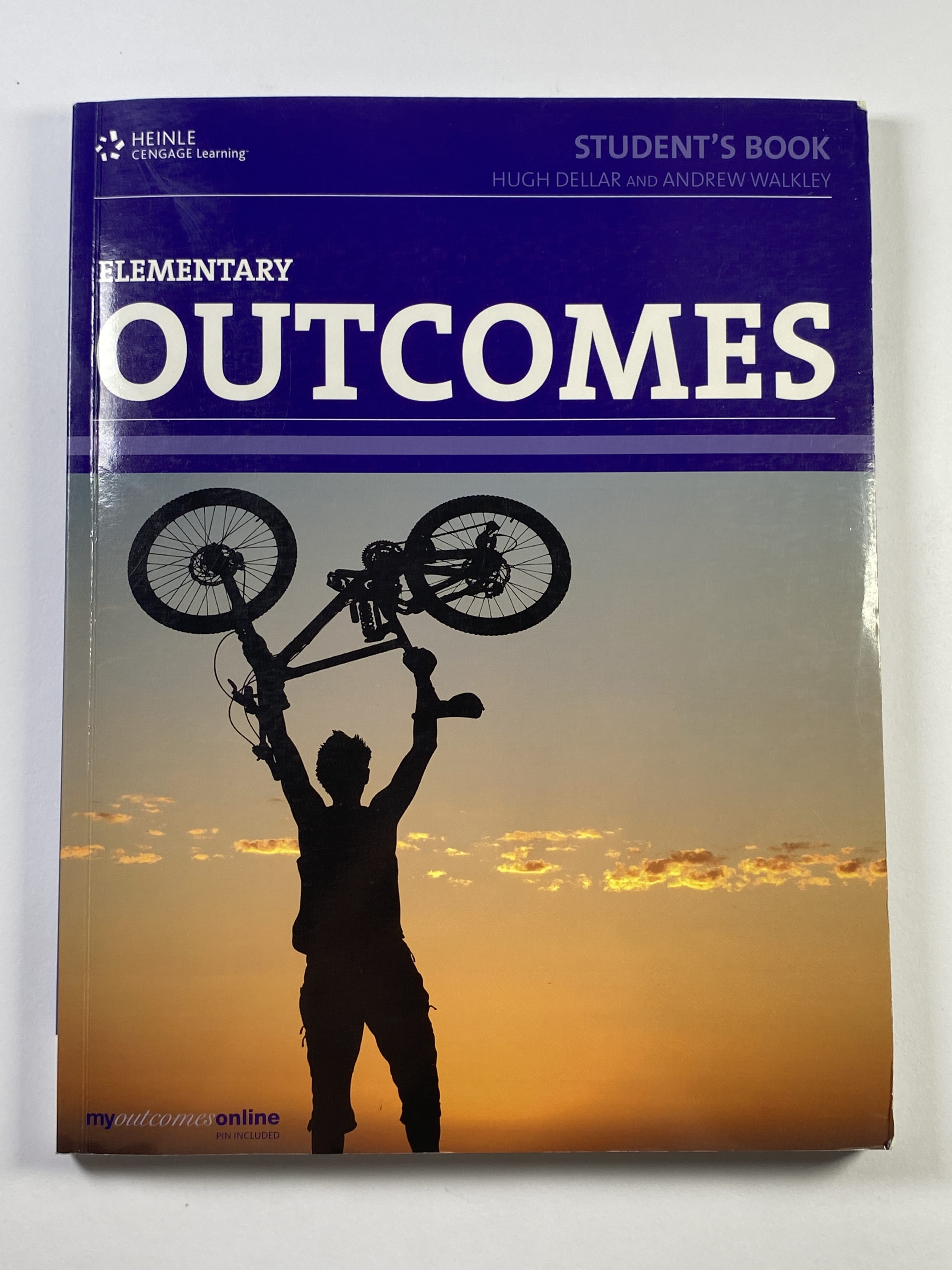 Levně Outcomes Elementary - Student’s Book and Vocabulary Builder