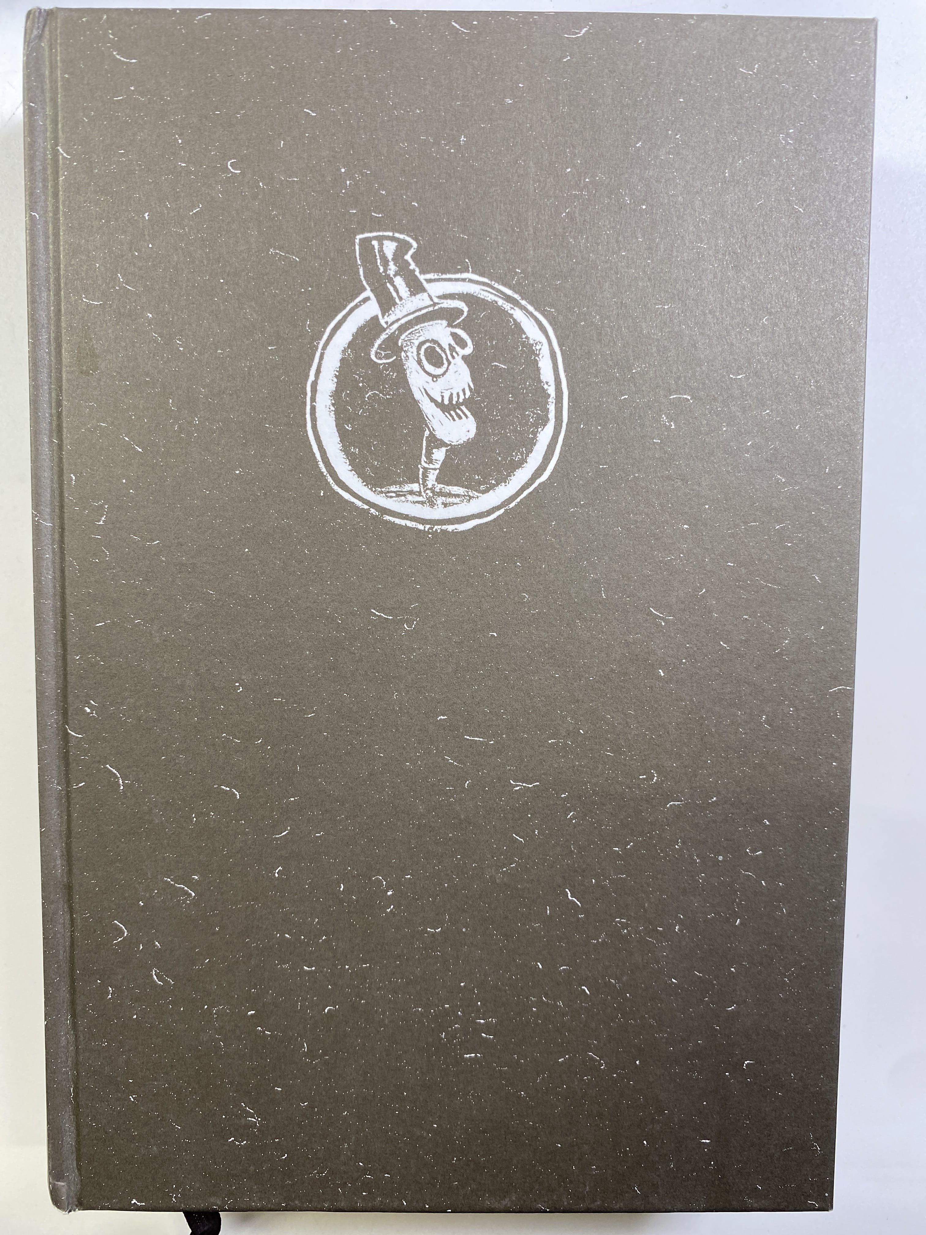 Hřbitovní hlína Bez obalu 2017