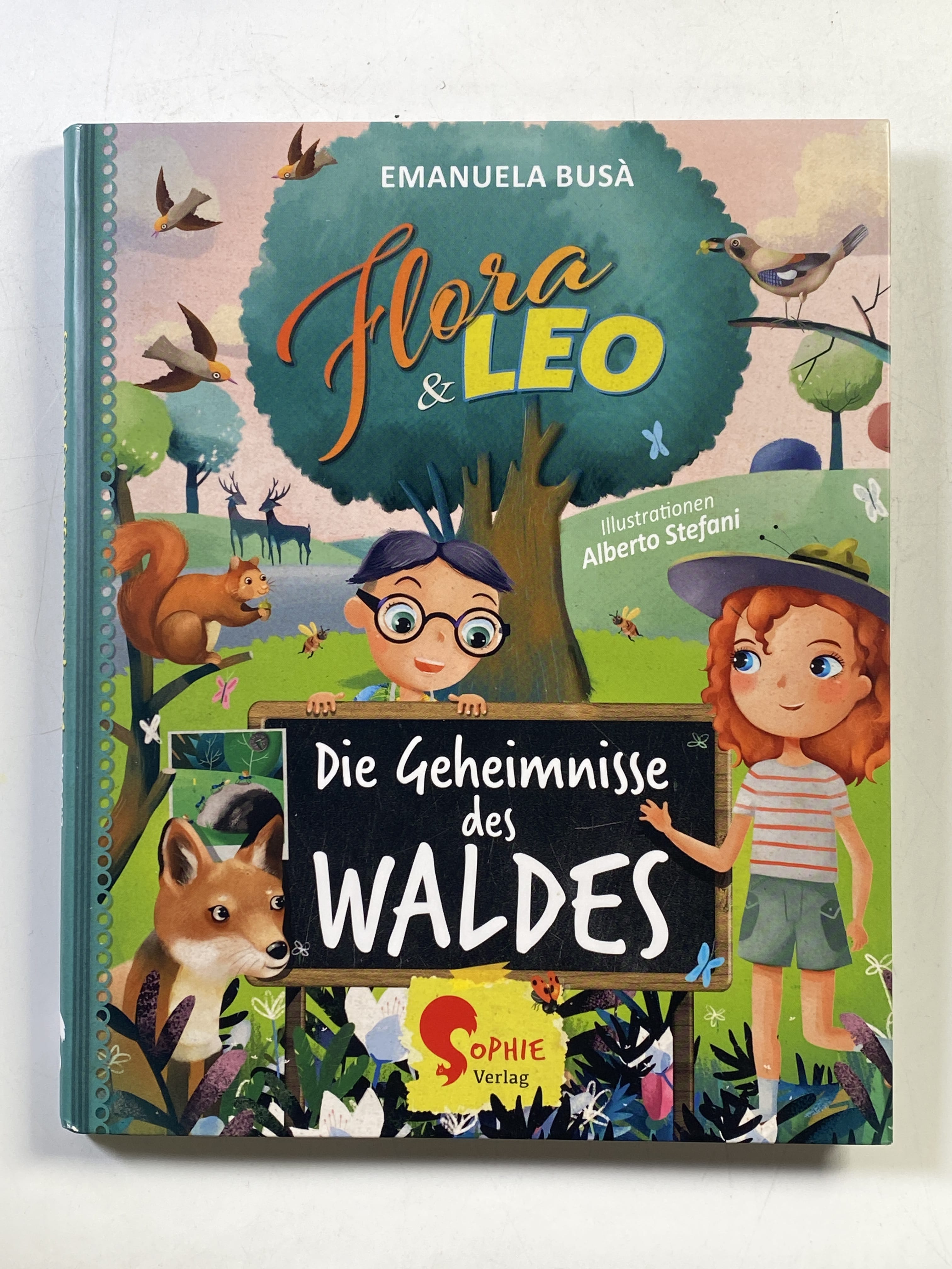 Levně Flora & Leo: Die Geheiknisse des Waldes