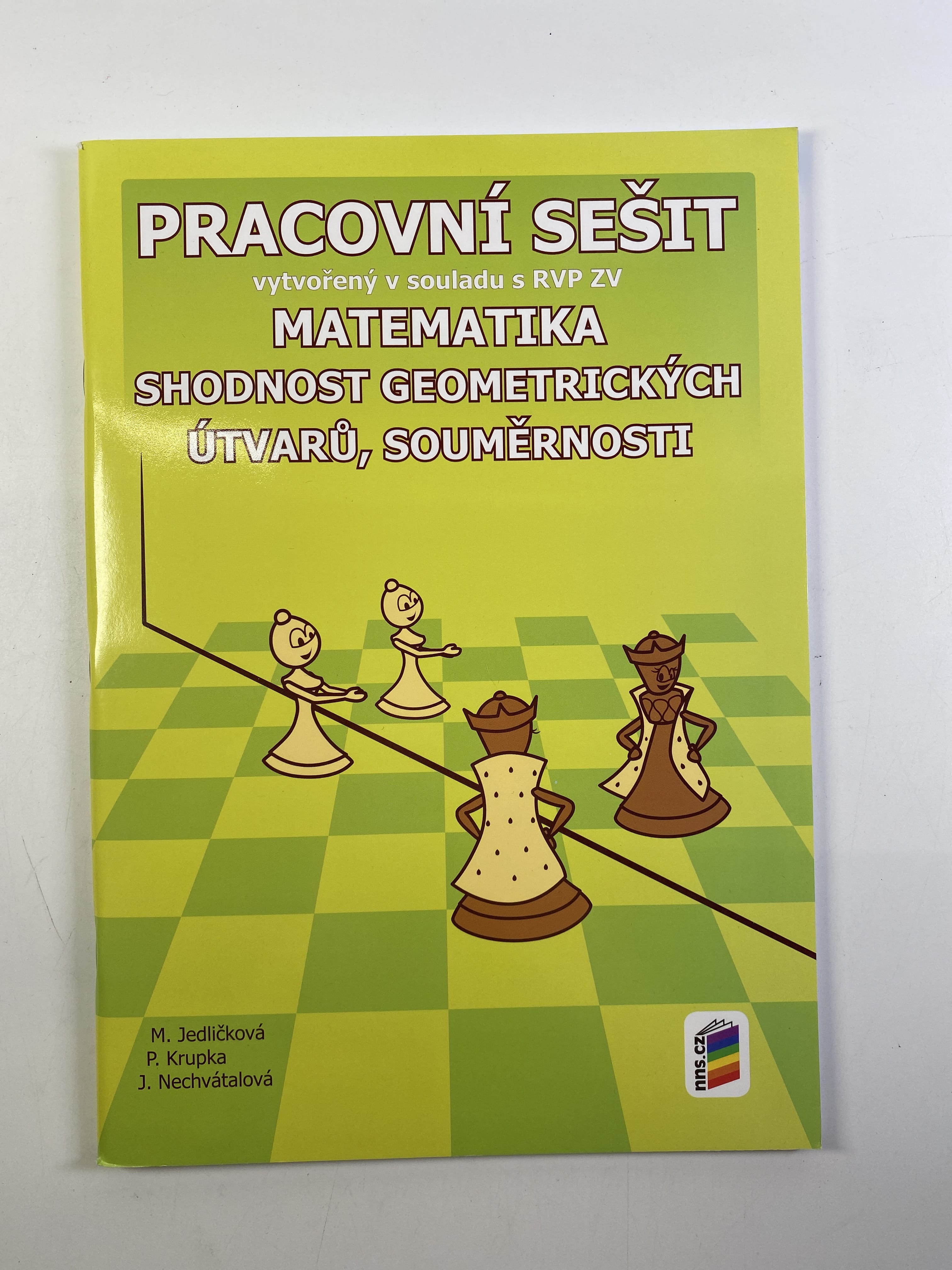 Levně Matematika: Shodnost geometrických útvarů, souměrnosti