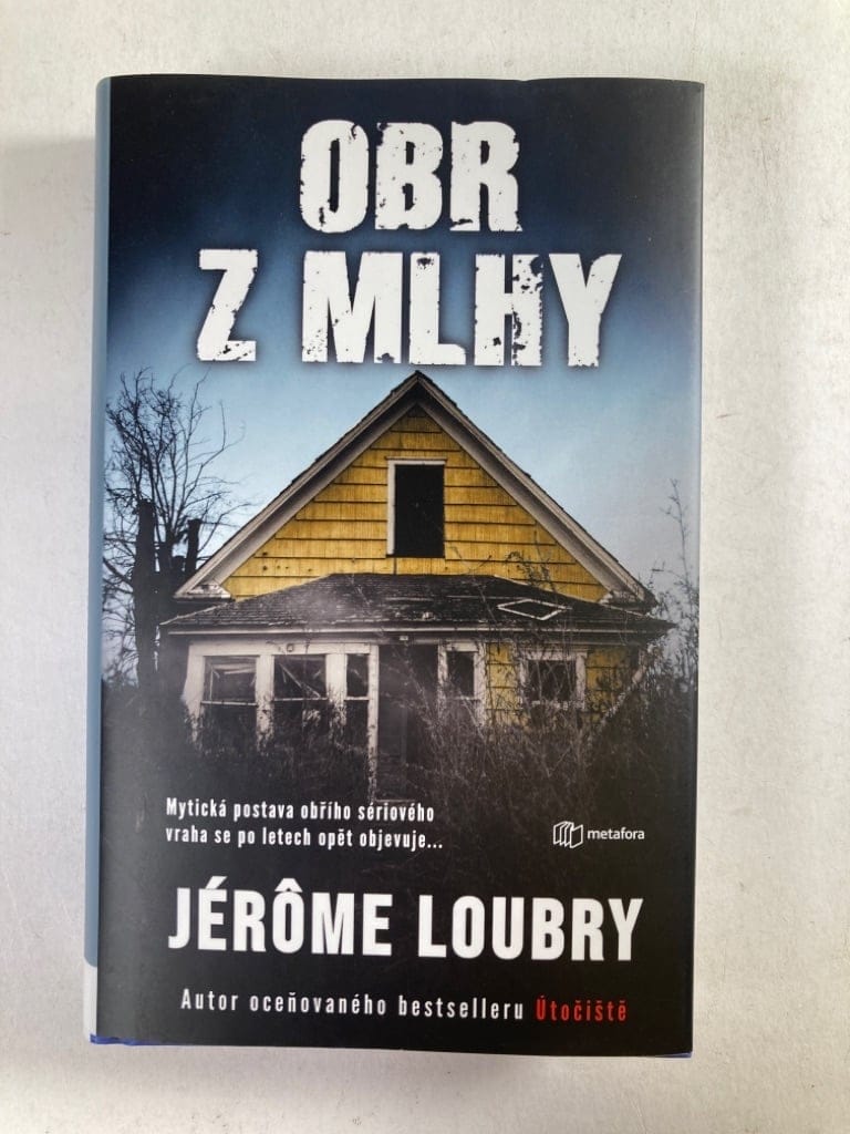 Levně Obr z mlhy Pevná 2021