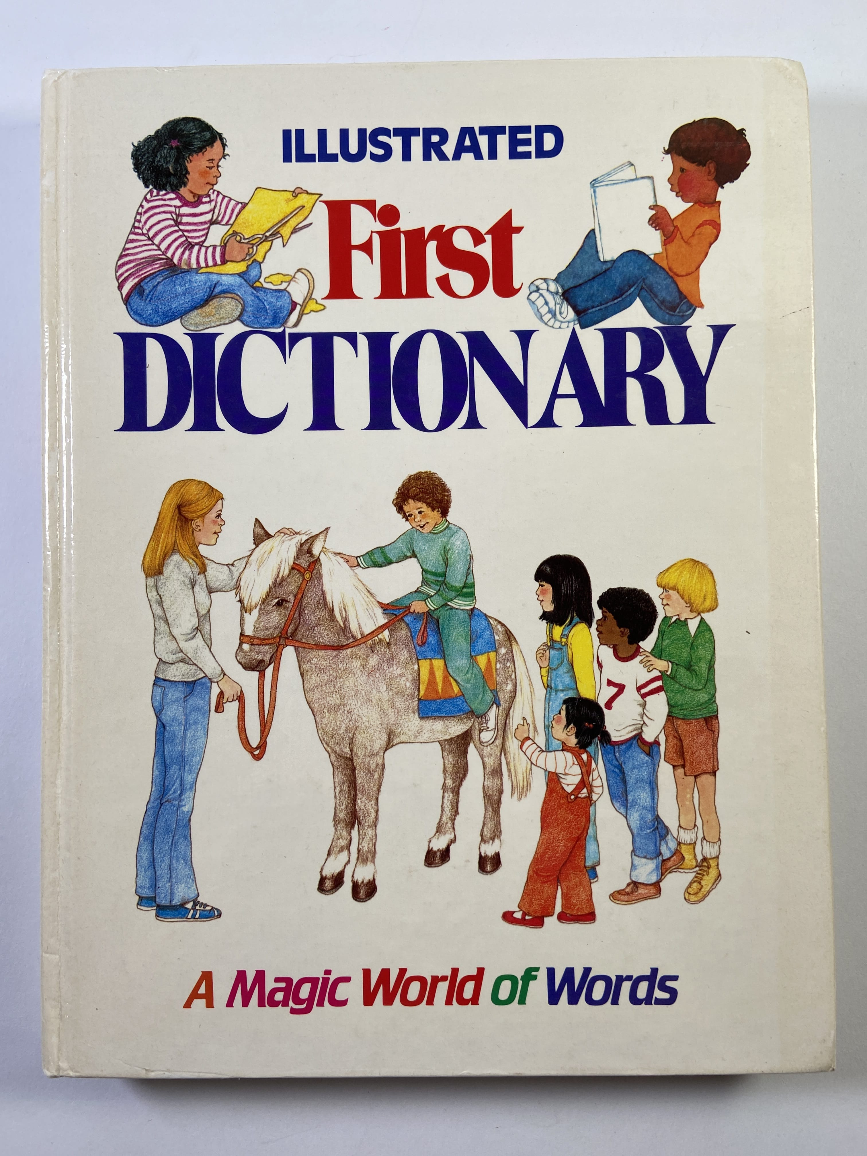 Levně Illustrated First Dictionary Pevná 1983