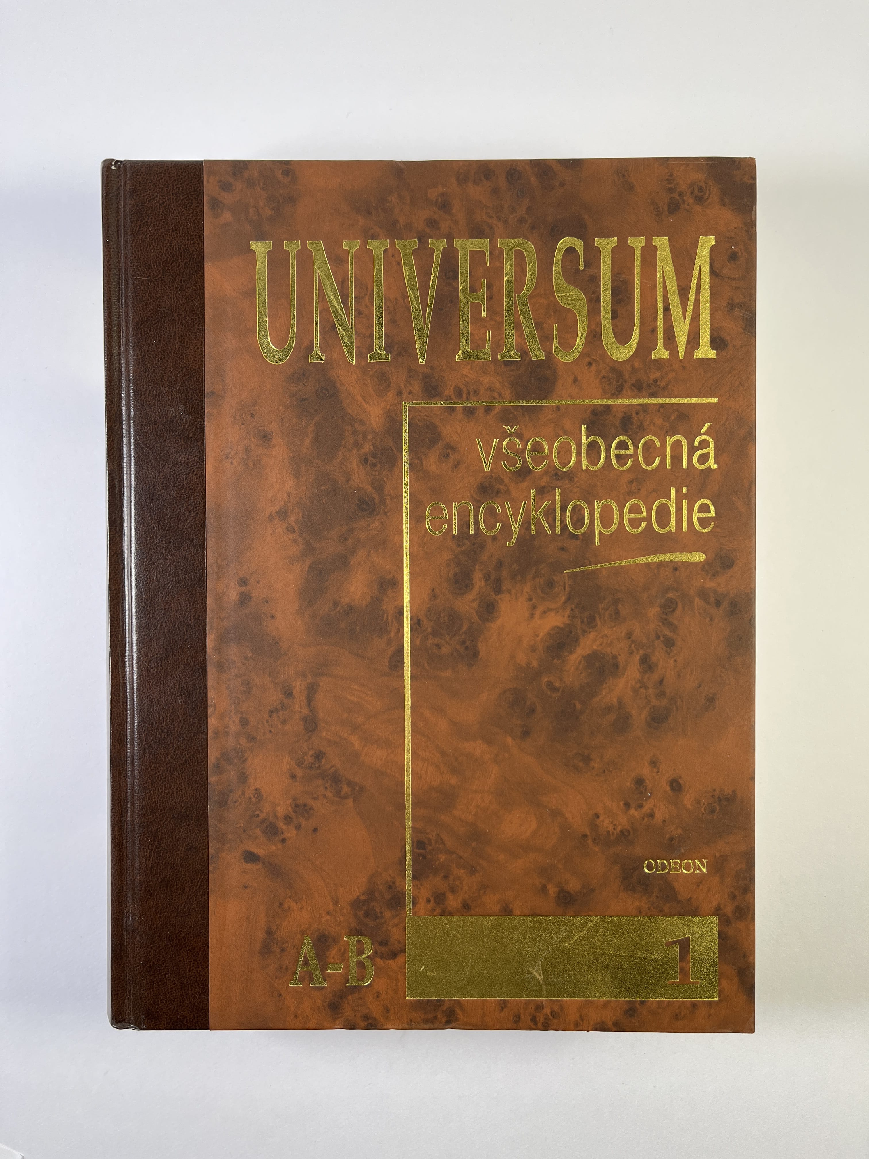 Levně Universum: všeobecná encyklopedie A-B (1) Pevná 2