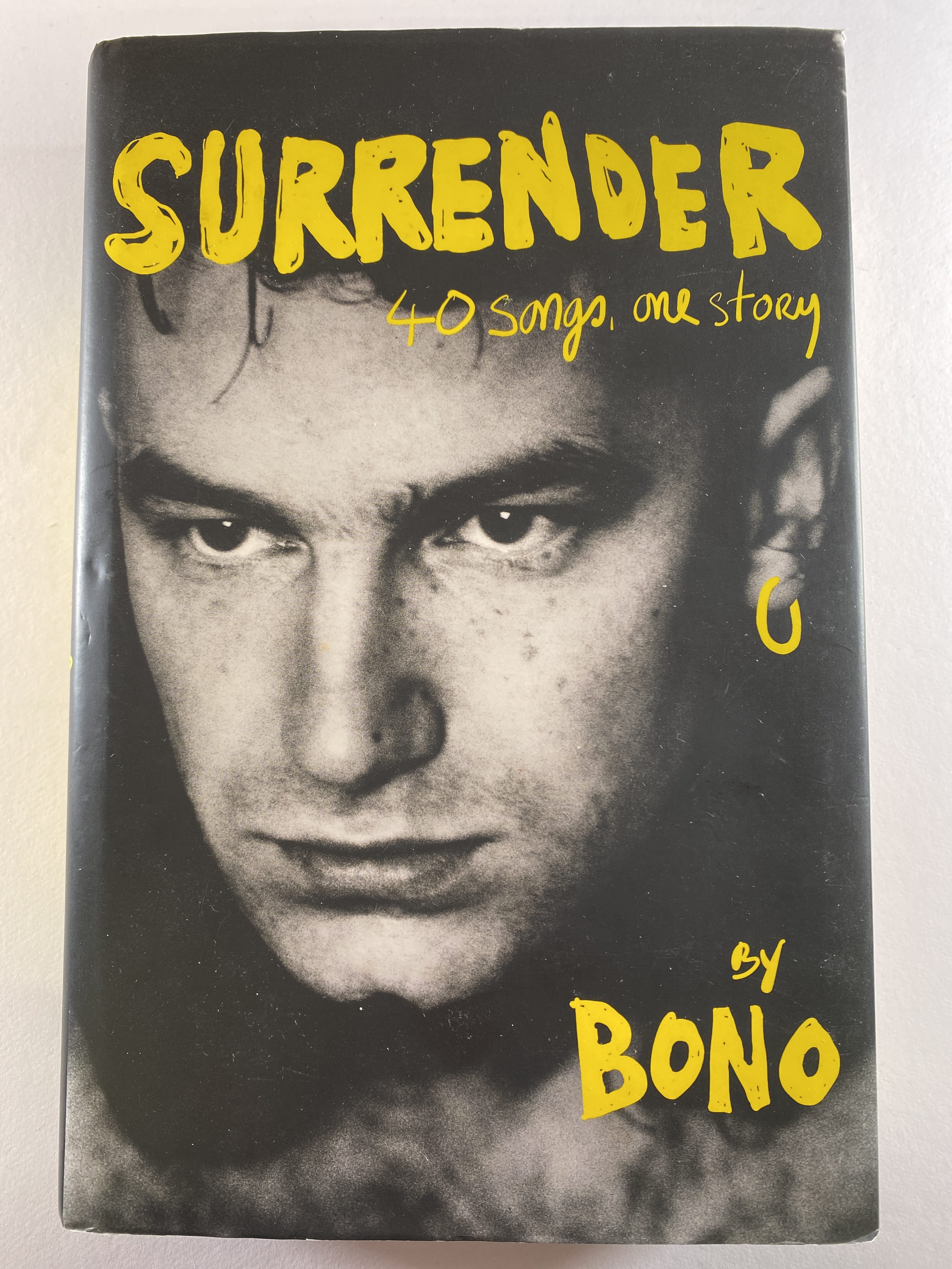 Levně Surrender: 40 Songs, One Story Pevná (2022)