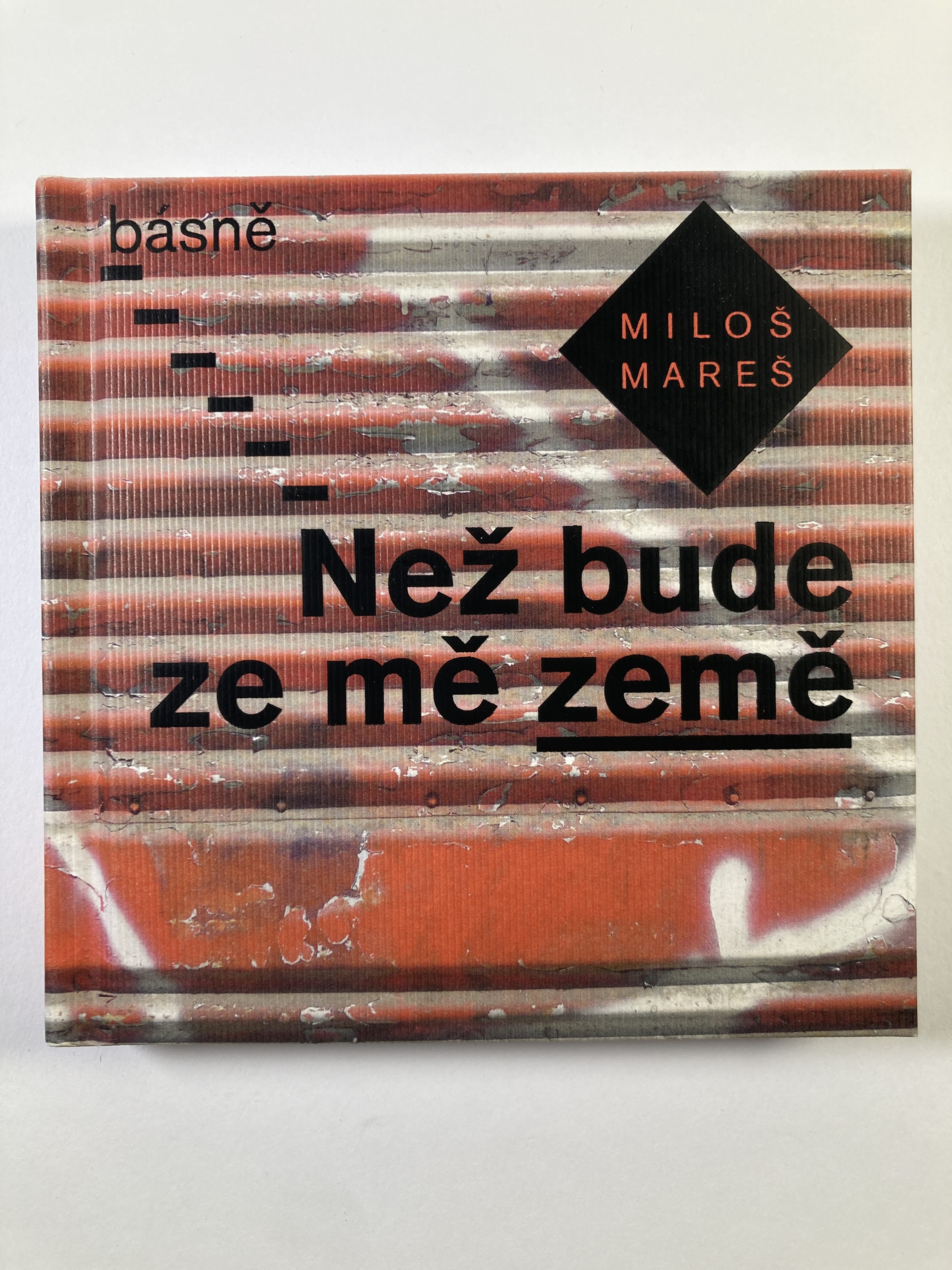 Levně Než bude ze mě země - Básně