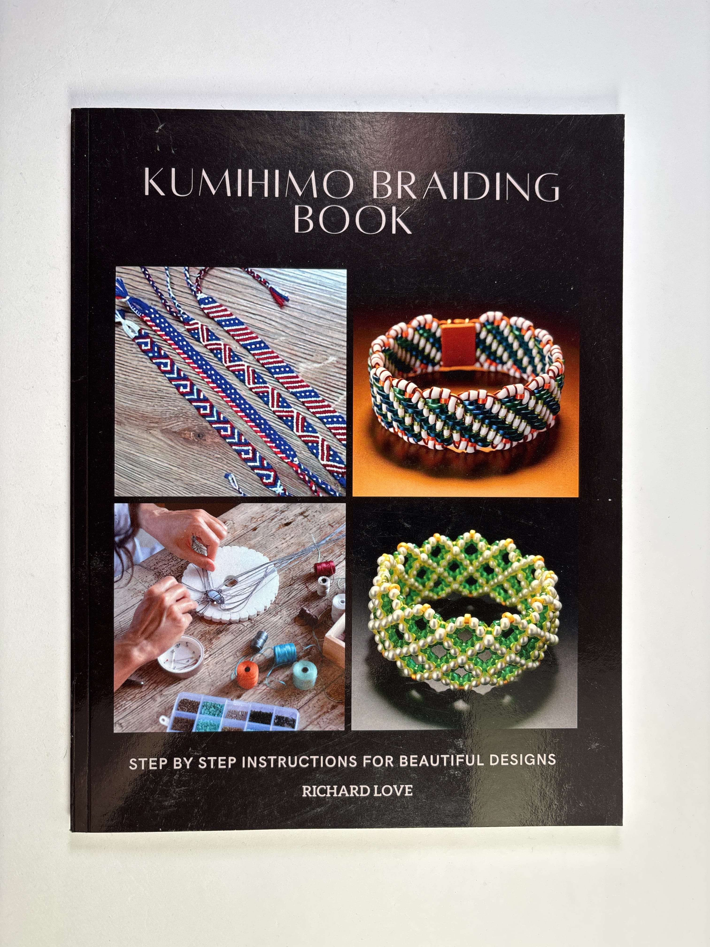 Levně Kumihimo Braiding Book