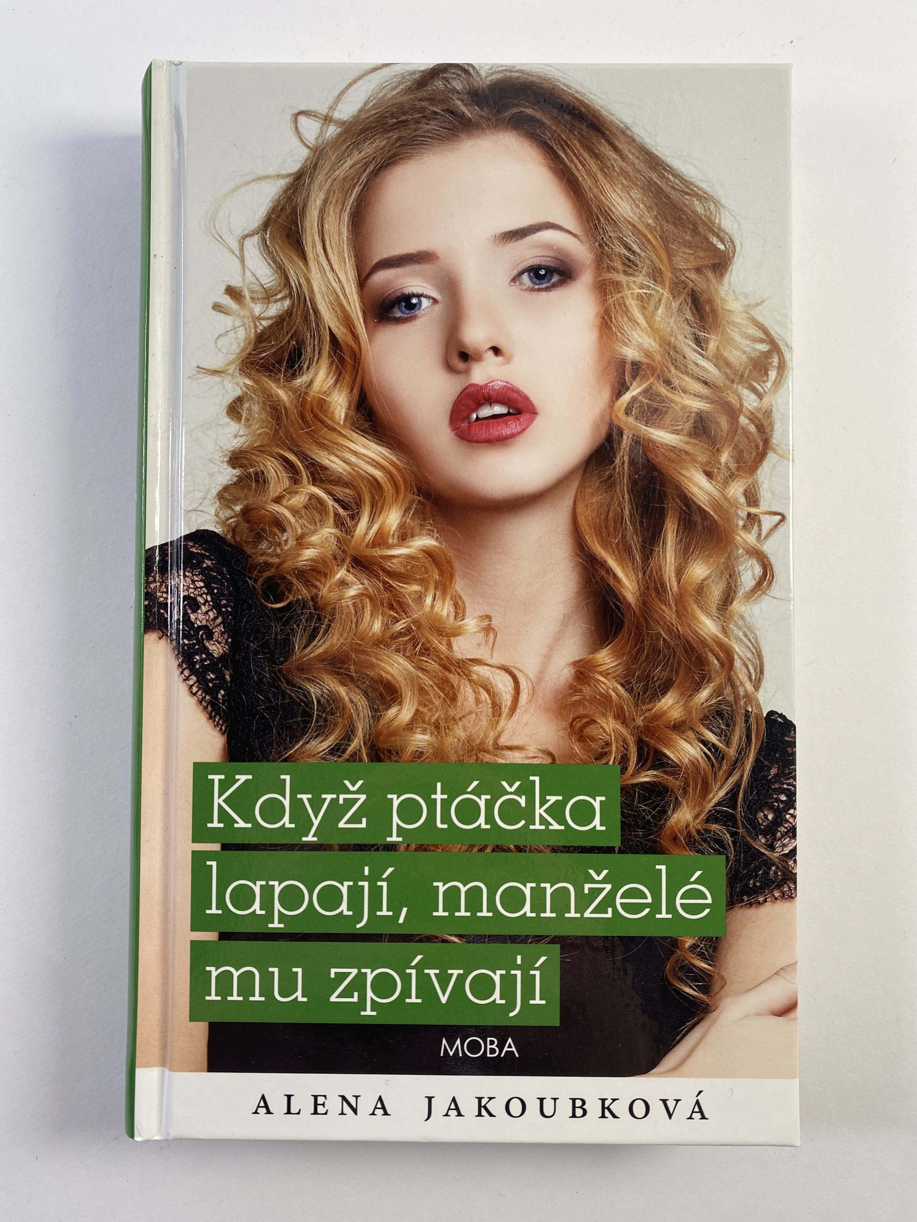 Když ptáčka lapají, manželé mu zpívají