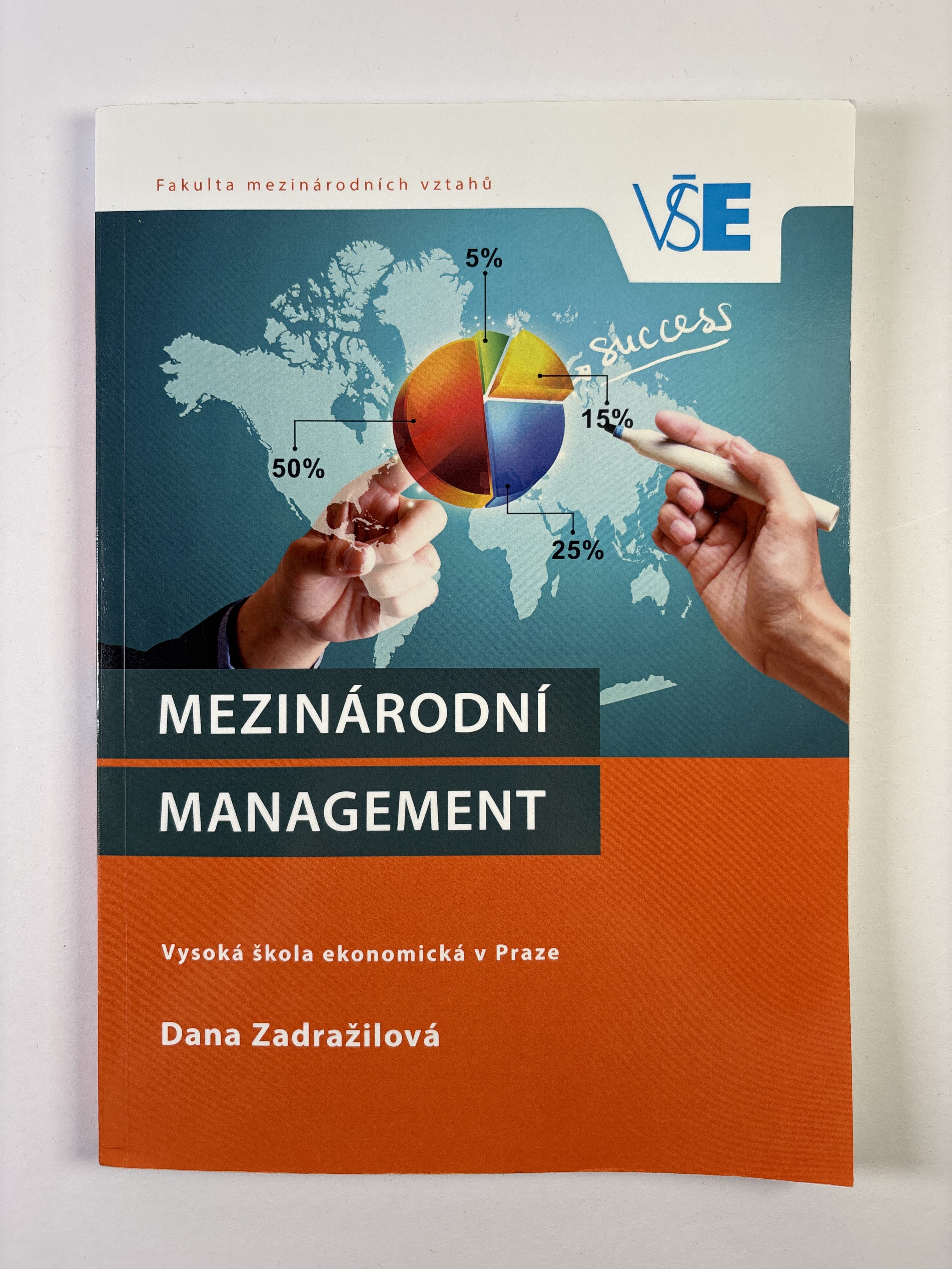Levně Mezinárodní management Měkká (2017)