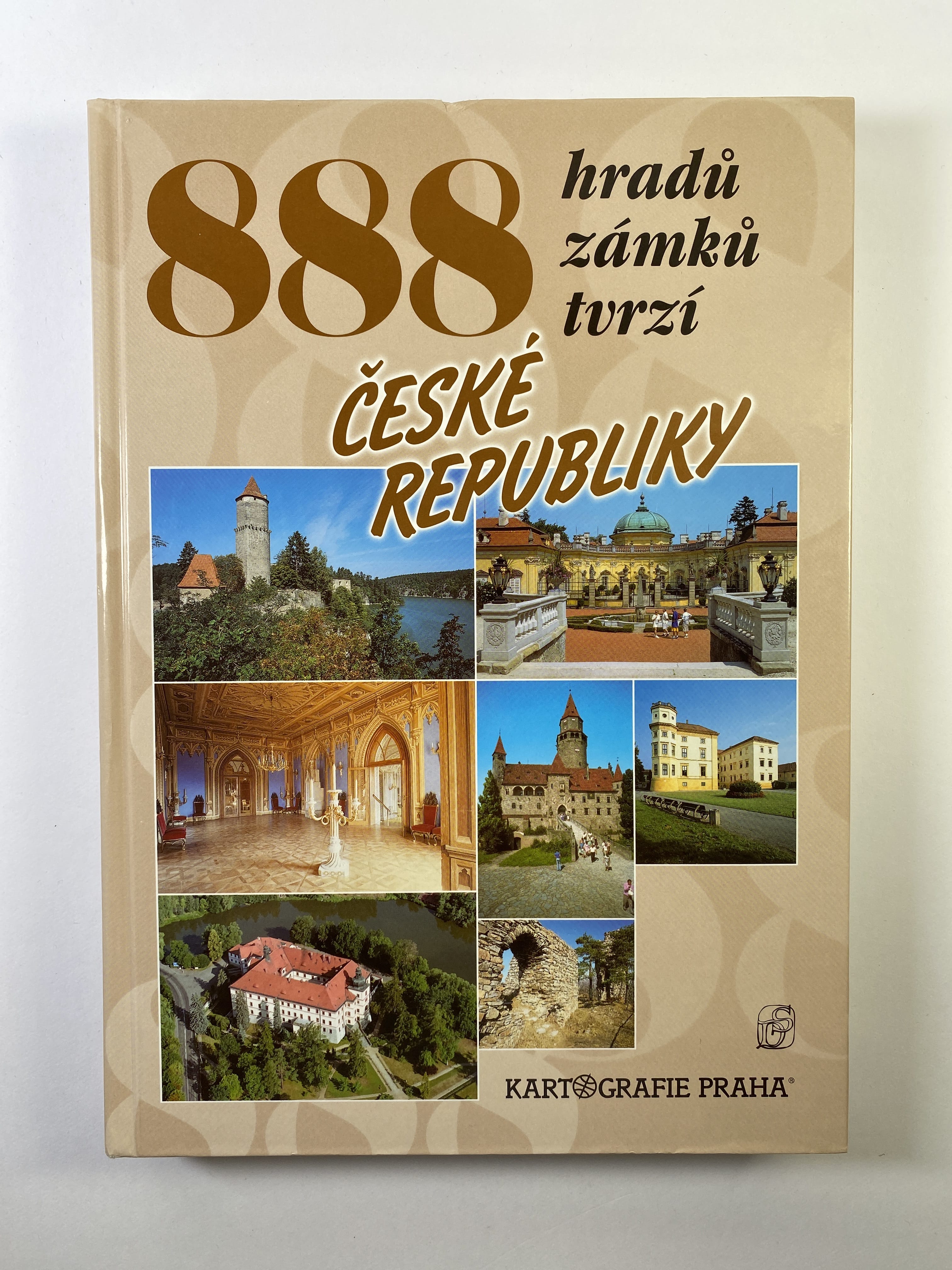 Levně 888 hradů, zámků, tvrzí České republiky