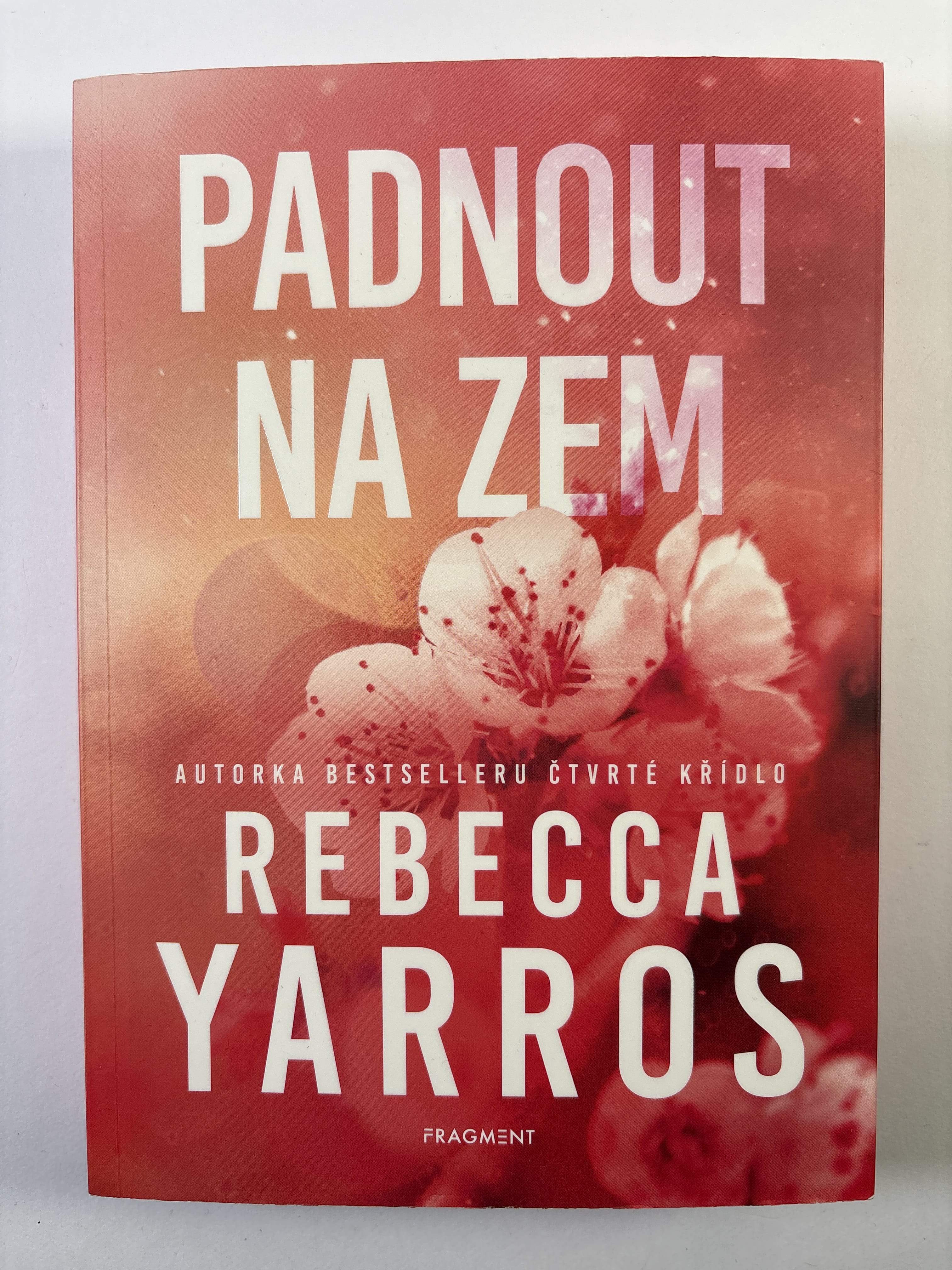 Padnout na zem