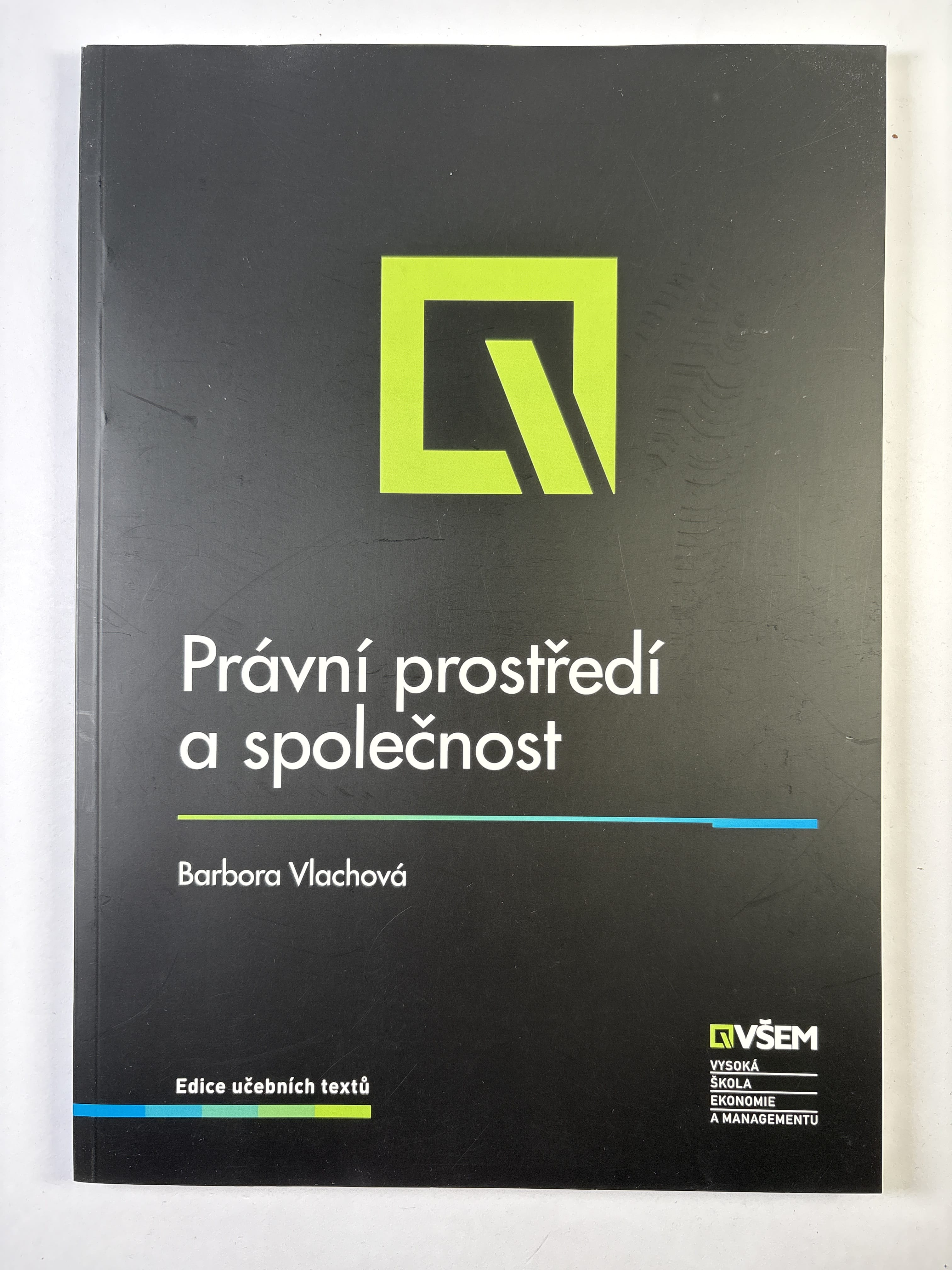 Levně Právní prostředí a společnost
