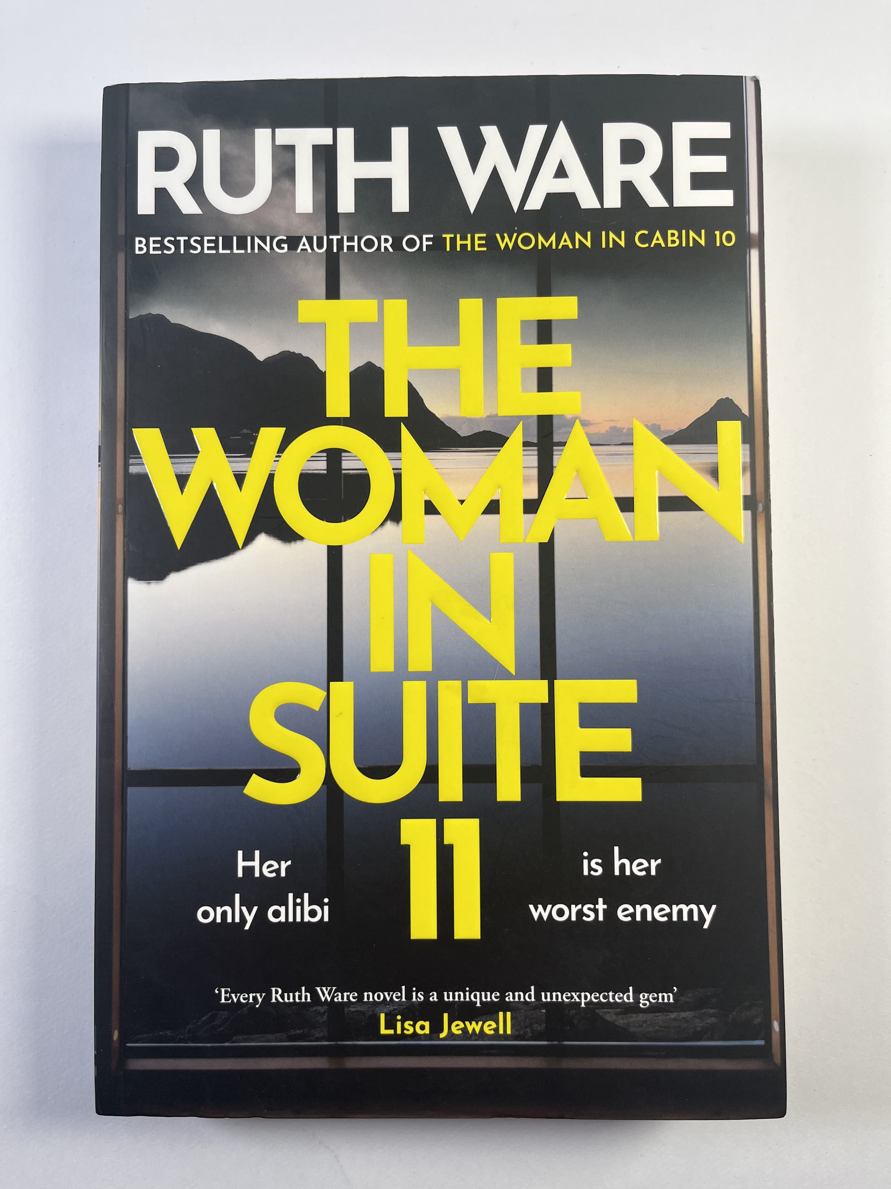 Levně The Woman in Suite 11