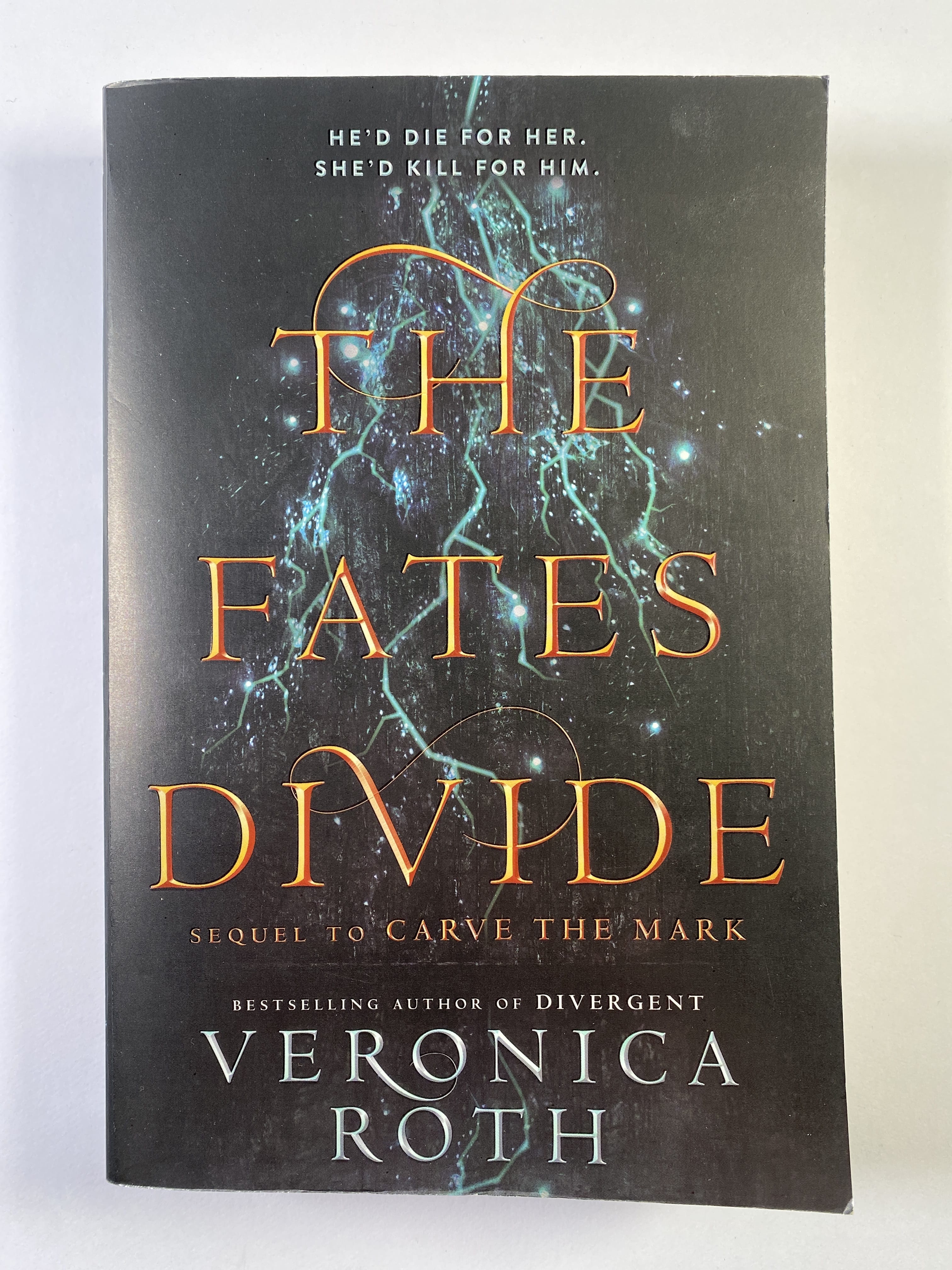 Carve the Mark: The Fates Divide (2)