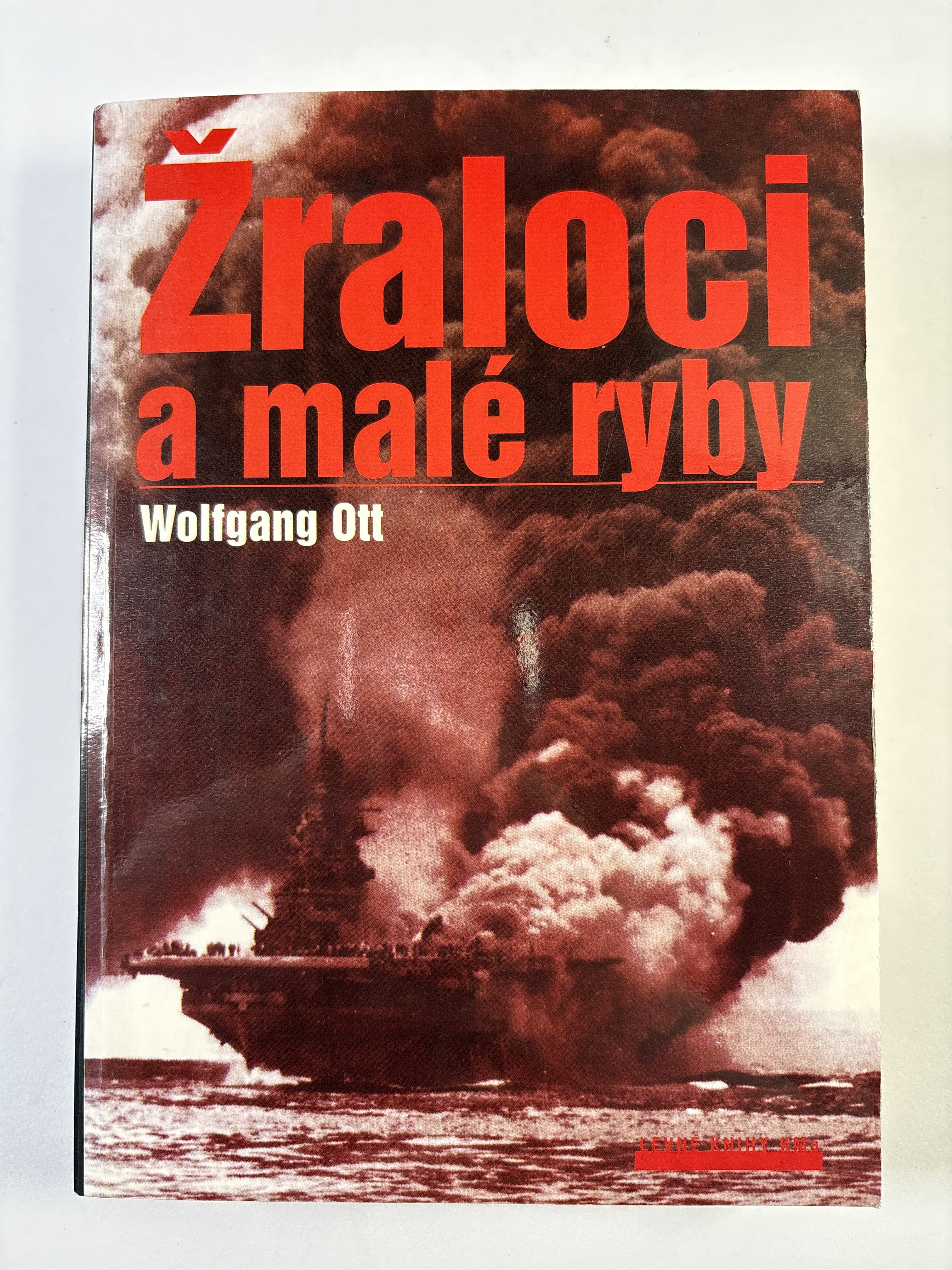 Levně Žraloci a malé ryby Pevná (2000)