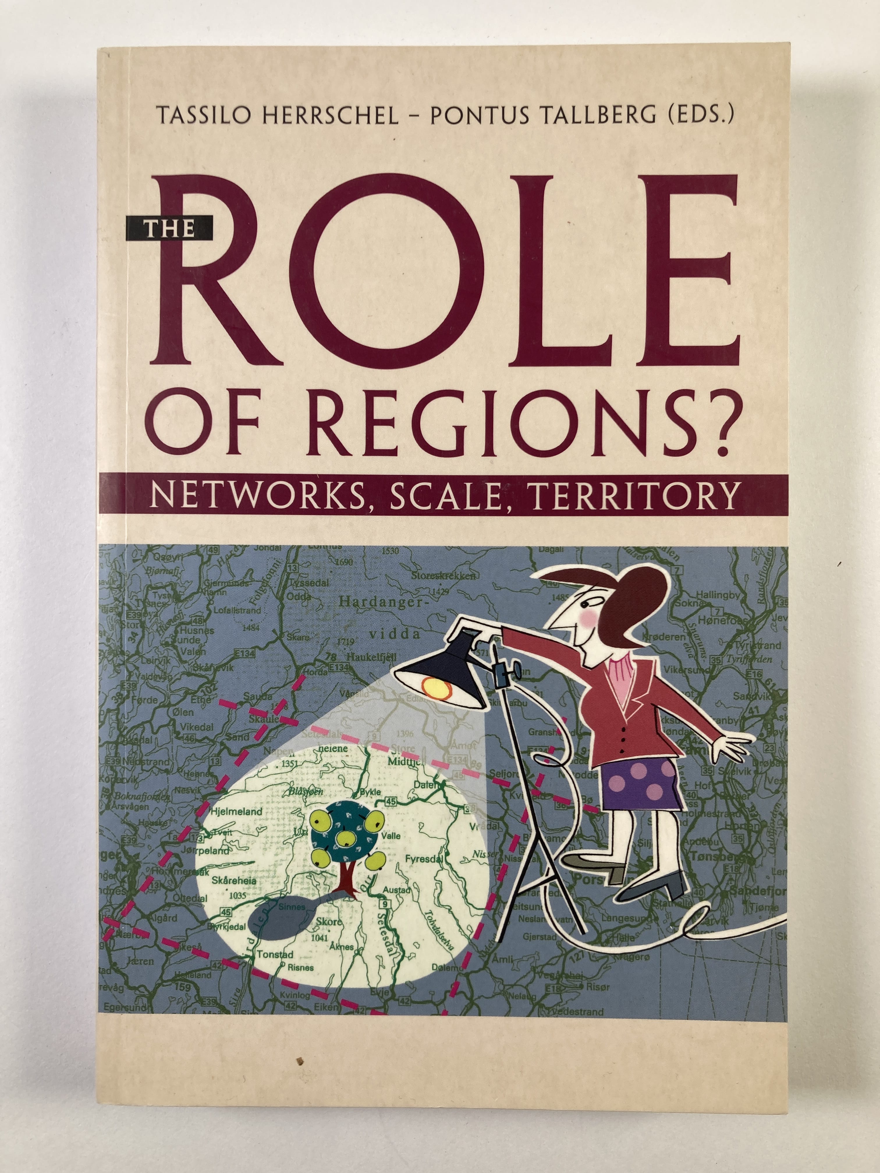 Levně The Role of Regions?