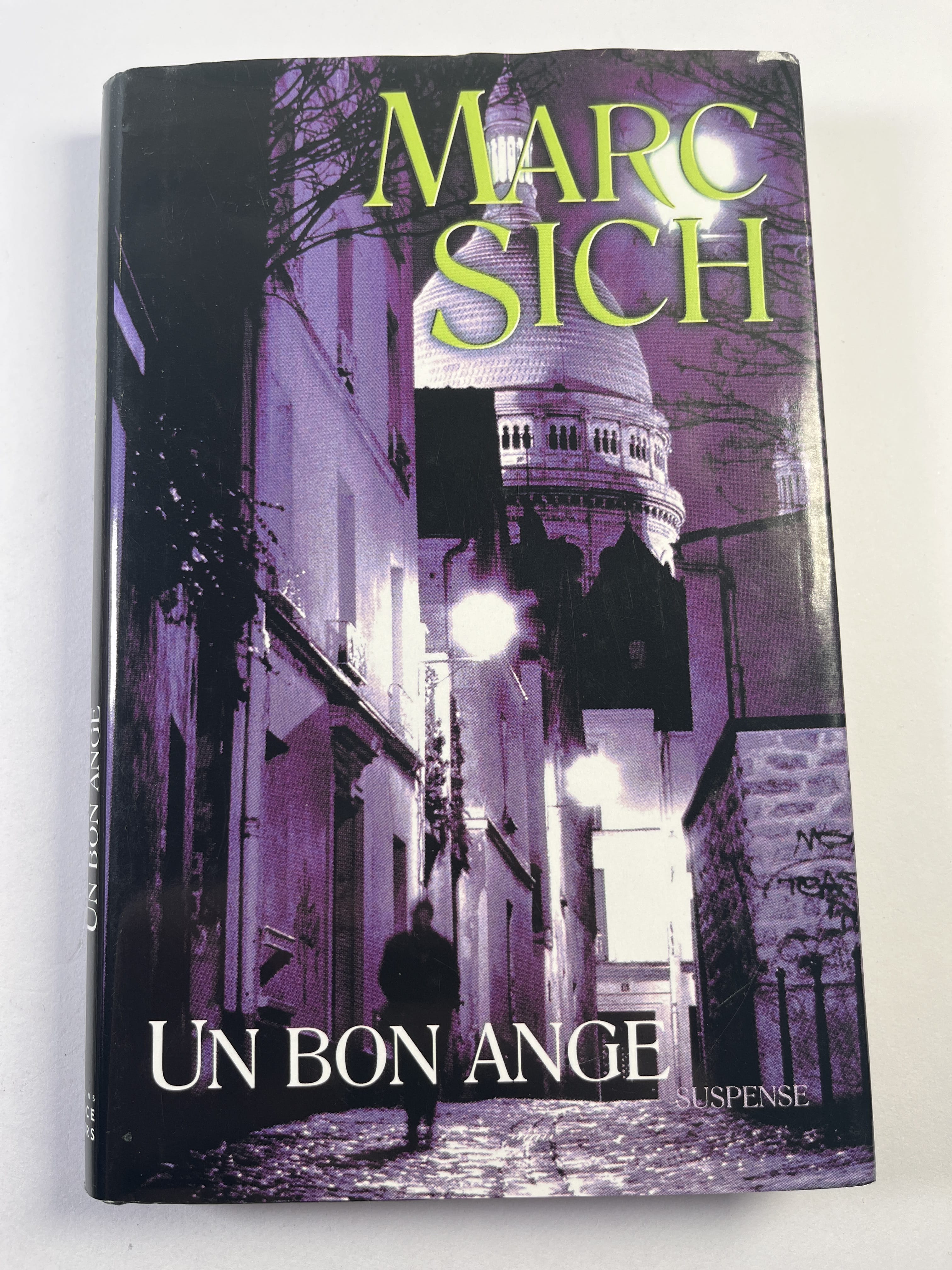 Levně Un bon ange