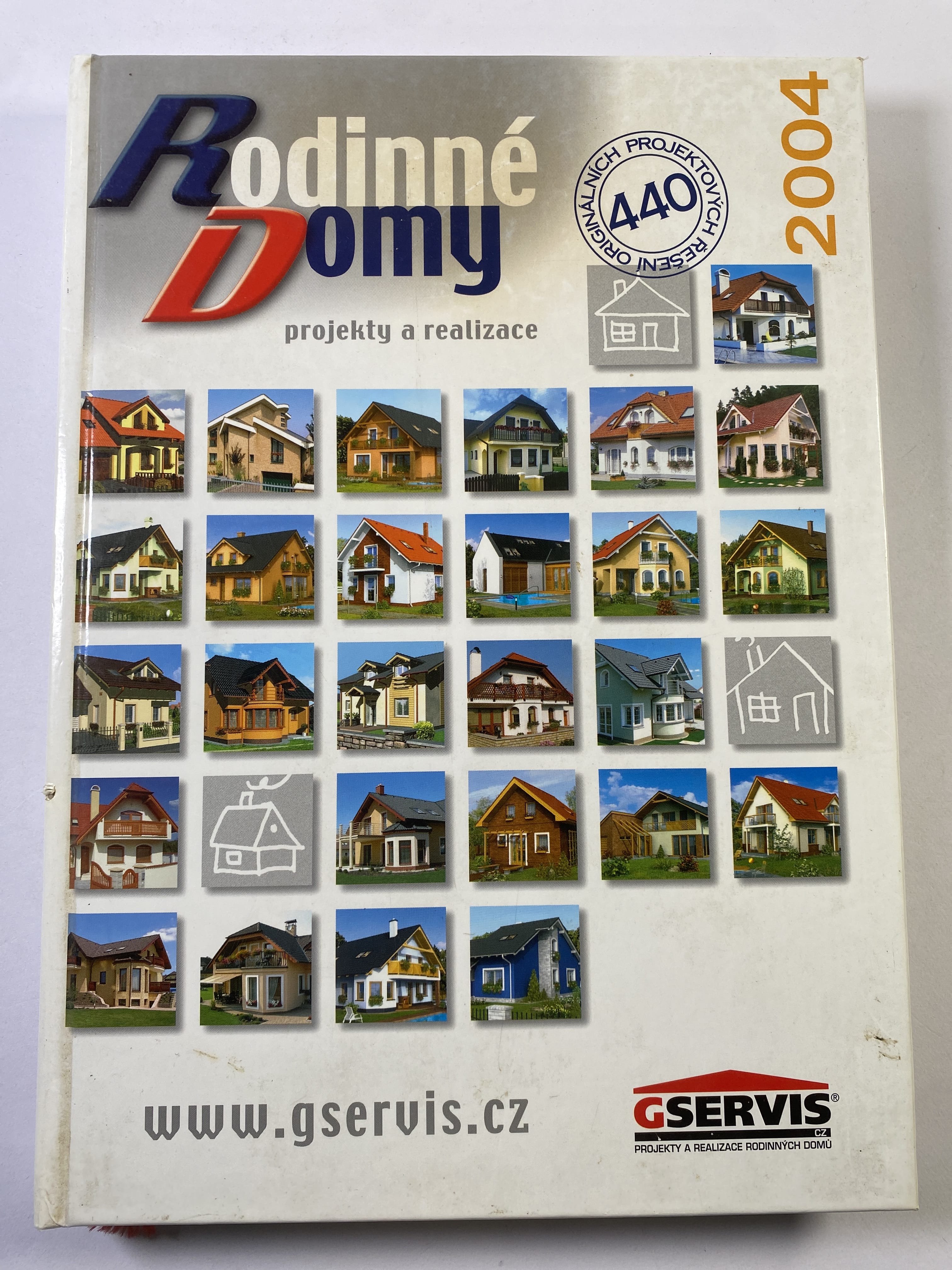 Levně Rodinné domy: projekty a realizace 2004: 440 originálních projektových řešení