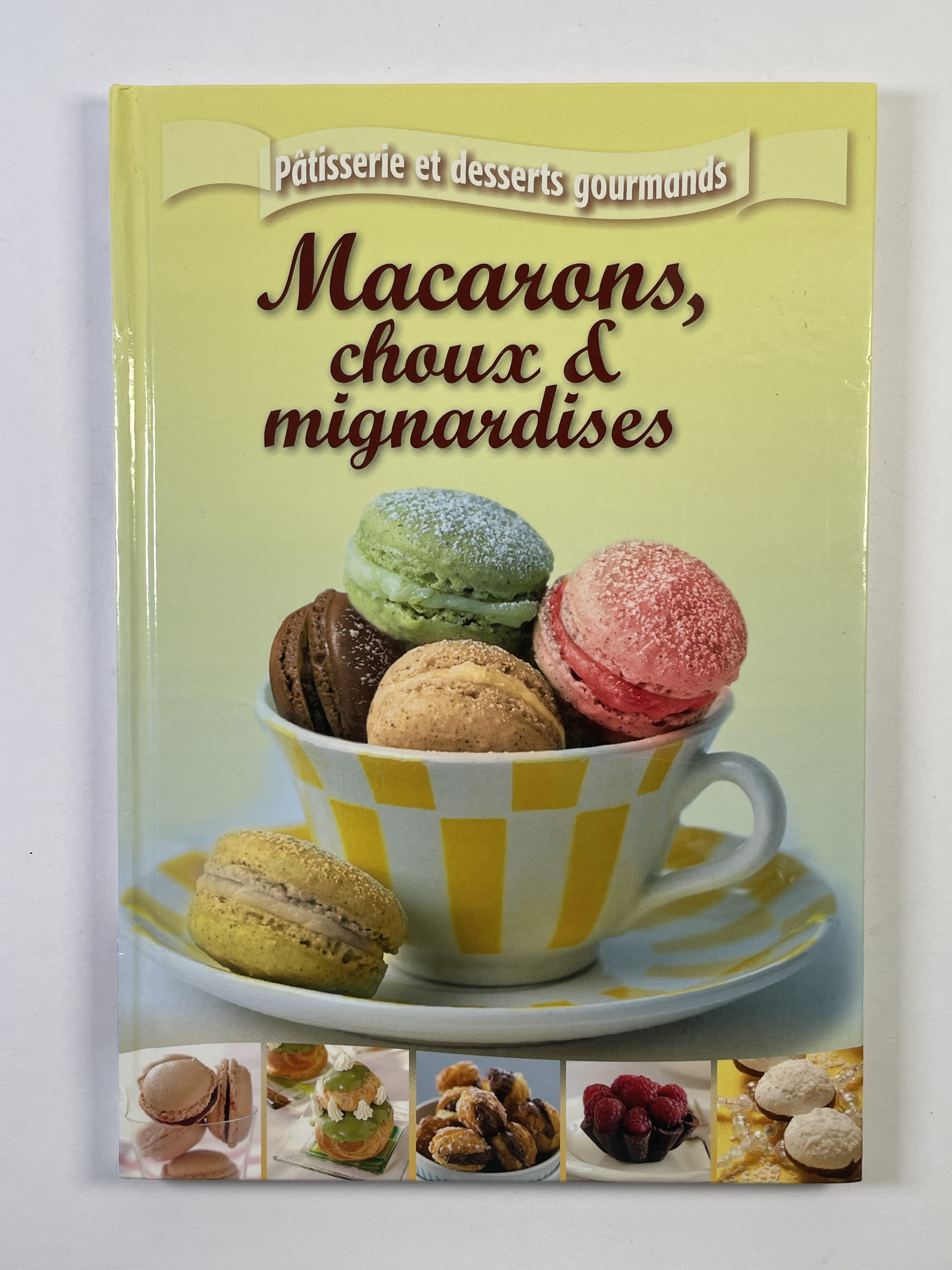Levně Macarons, choux & mignardises