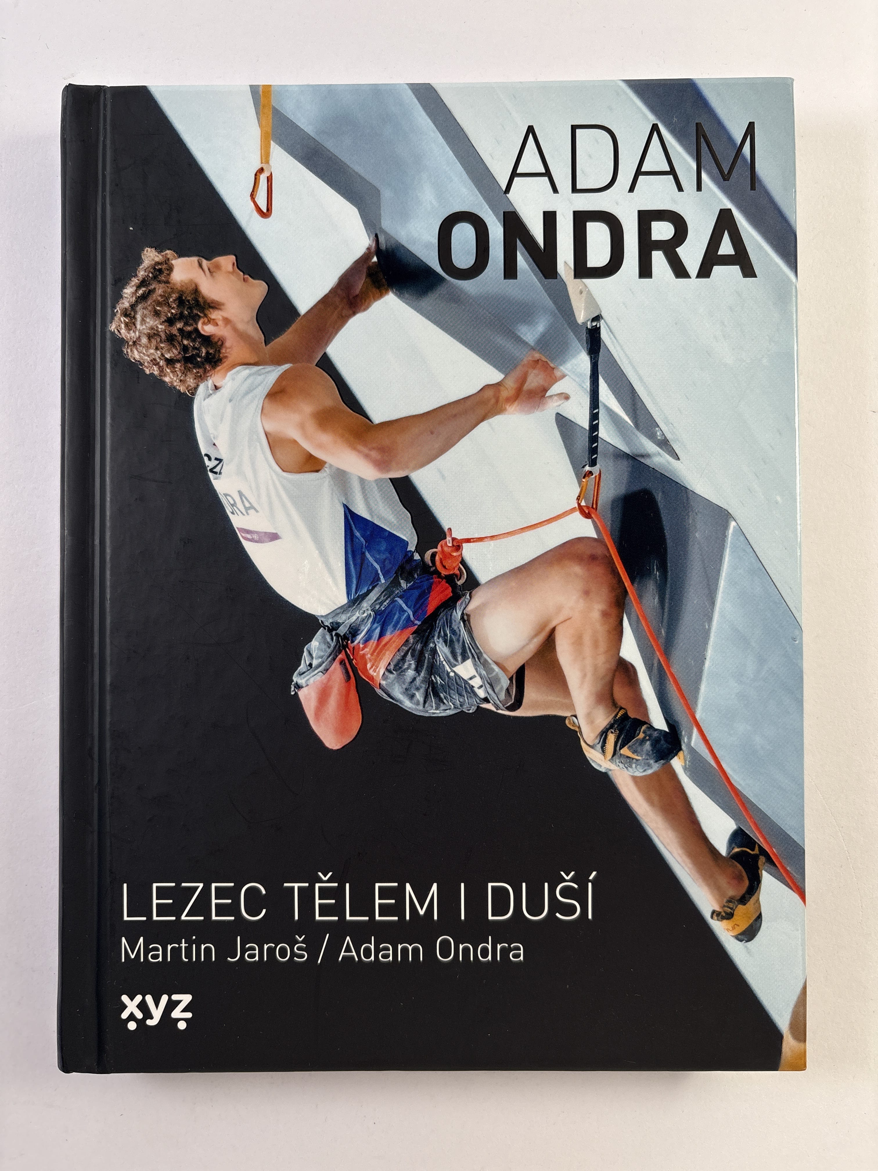Levně Adam Ondra lezec tělem i duší Pevná (2023)