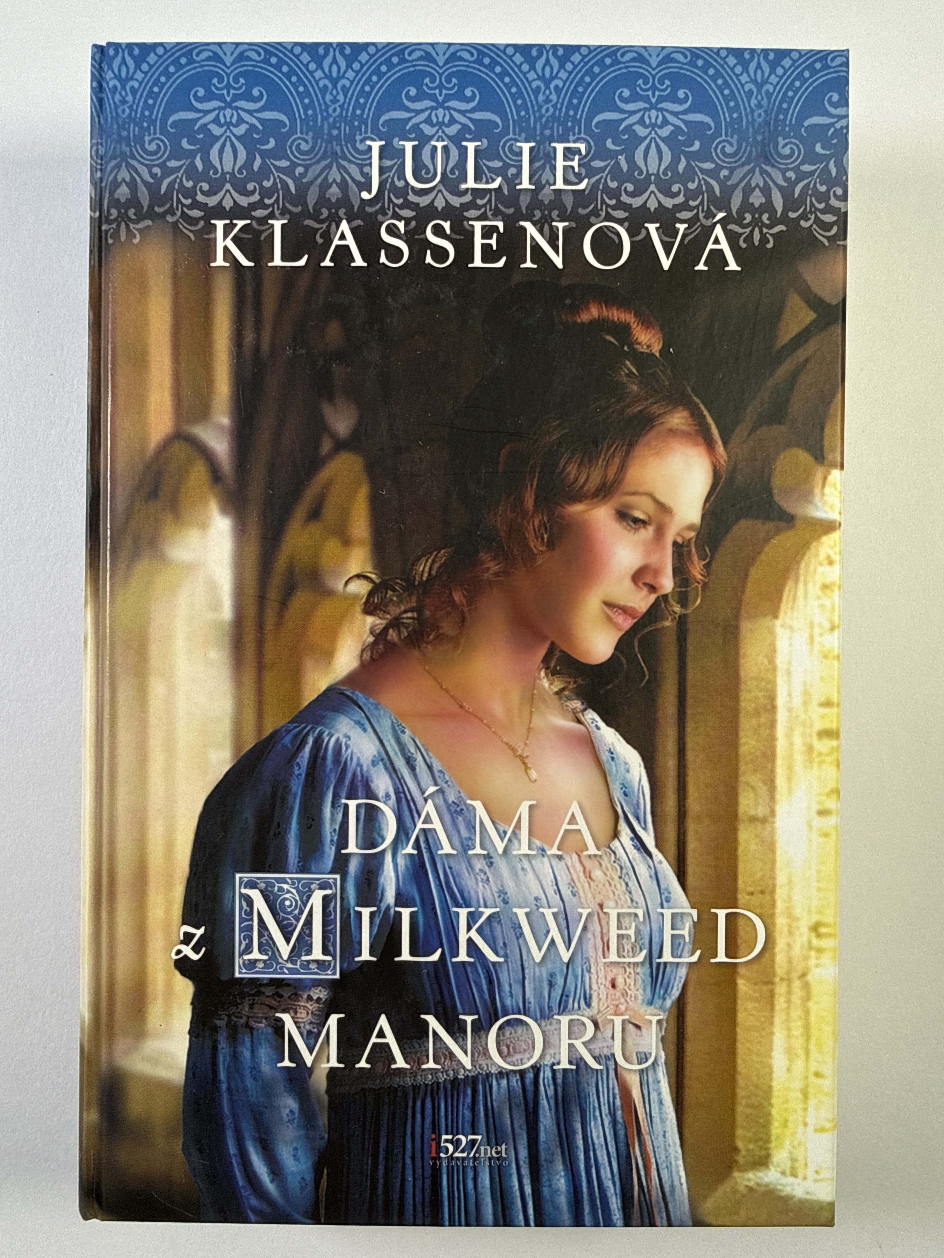 Dáma z Milkweed Manoru