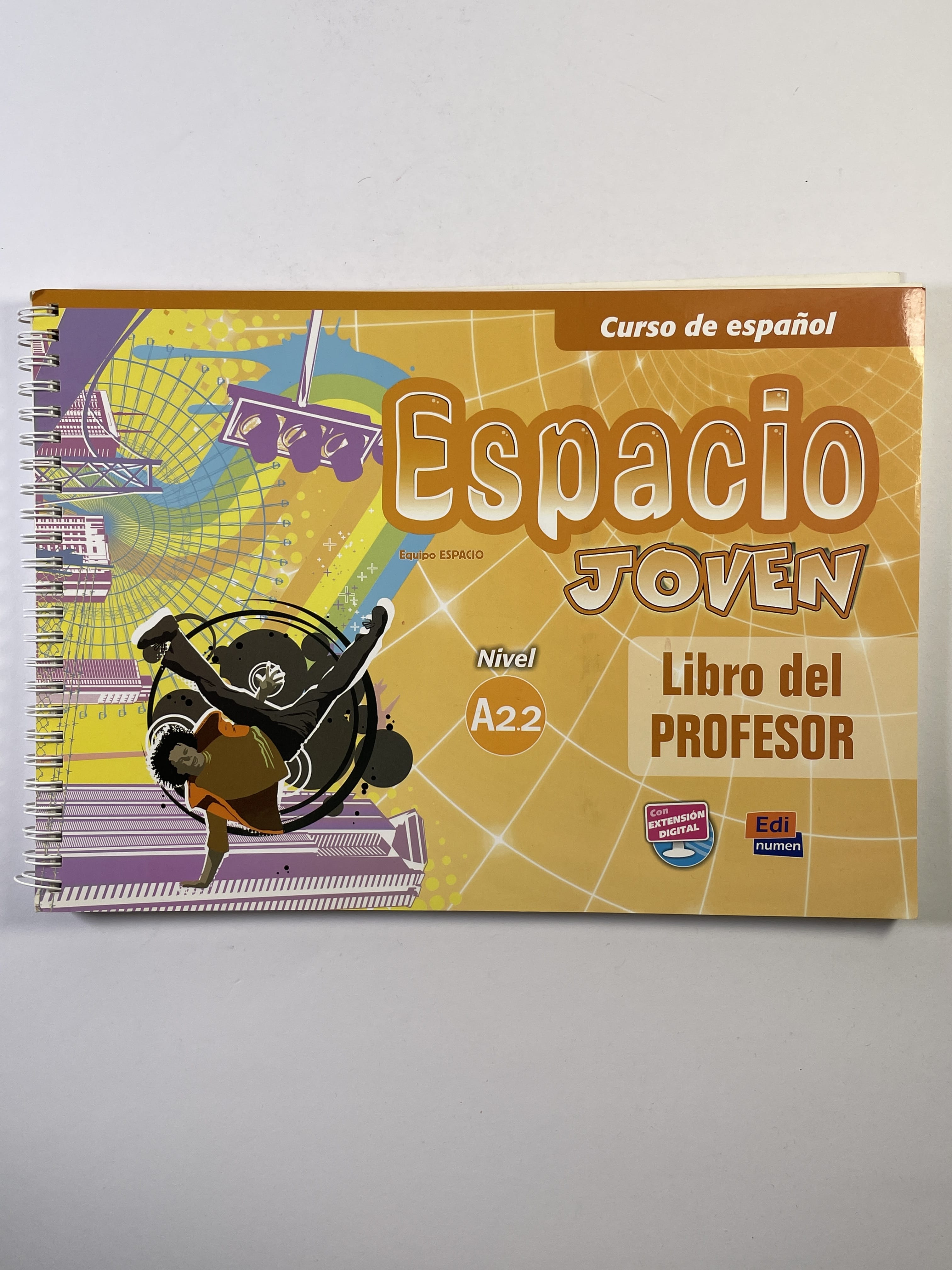 Levně Espacio joven A2.2 - Libro del profesor