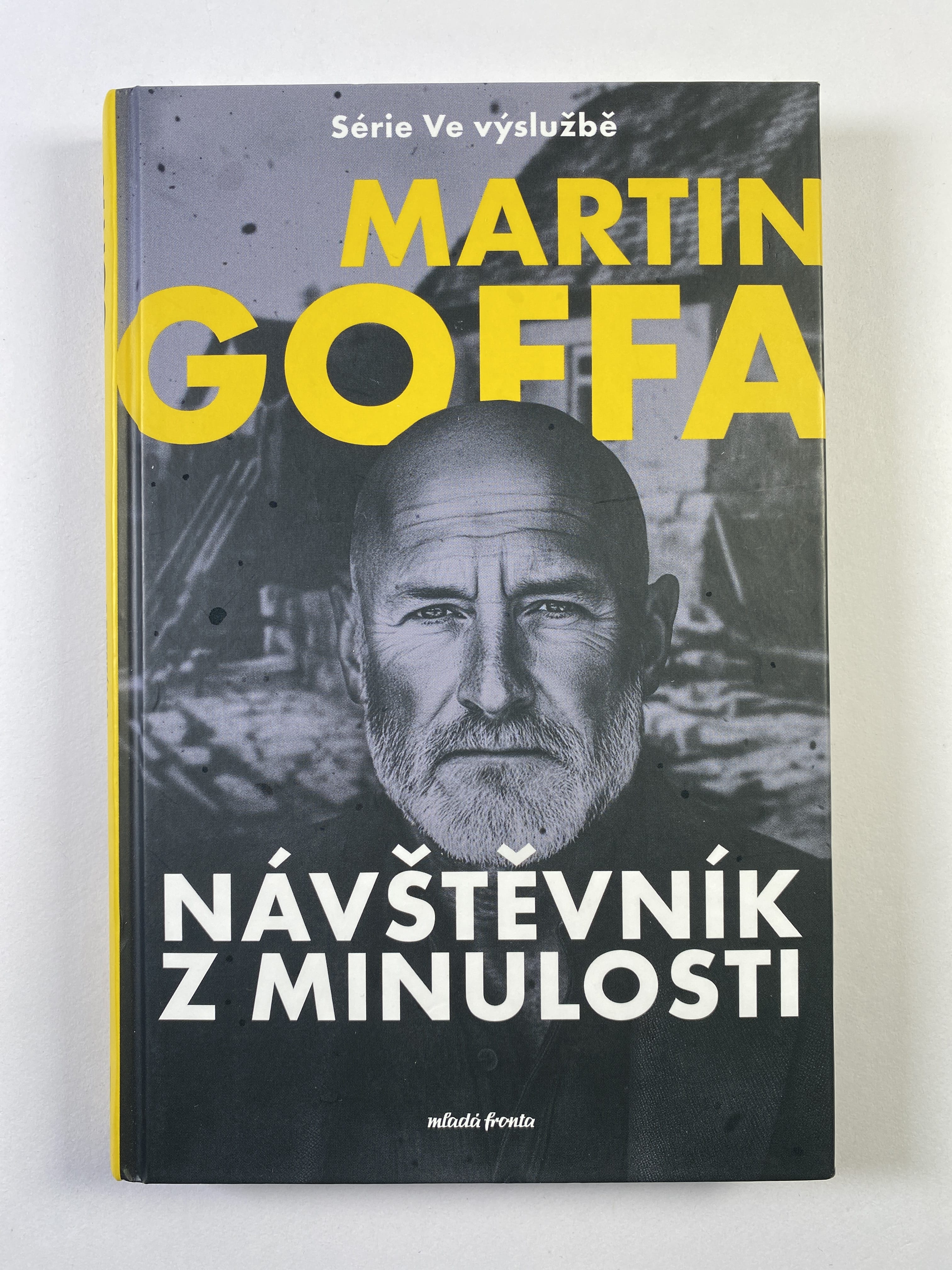 Levně Ve výslužbě: Návštěvník z minulosti (3)