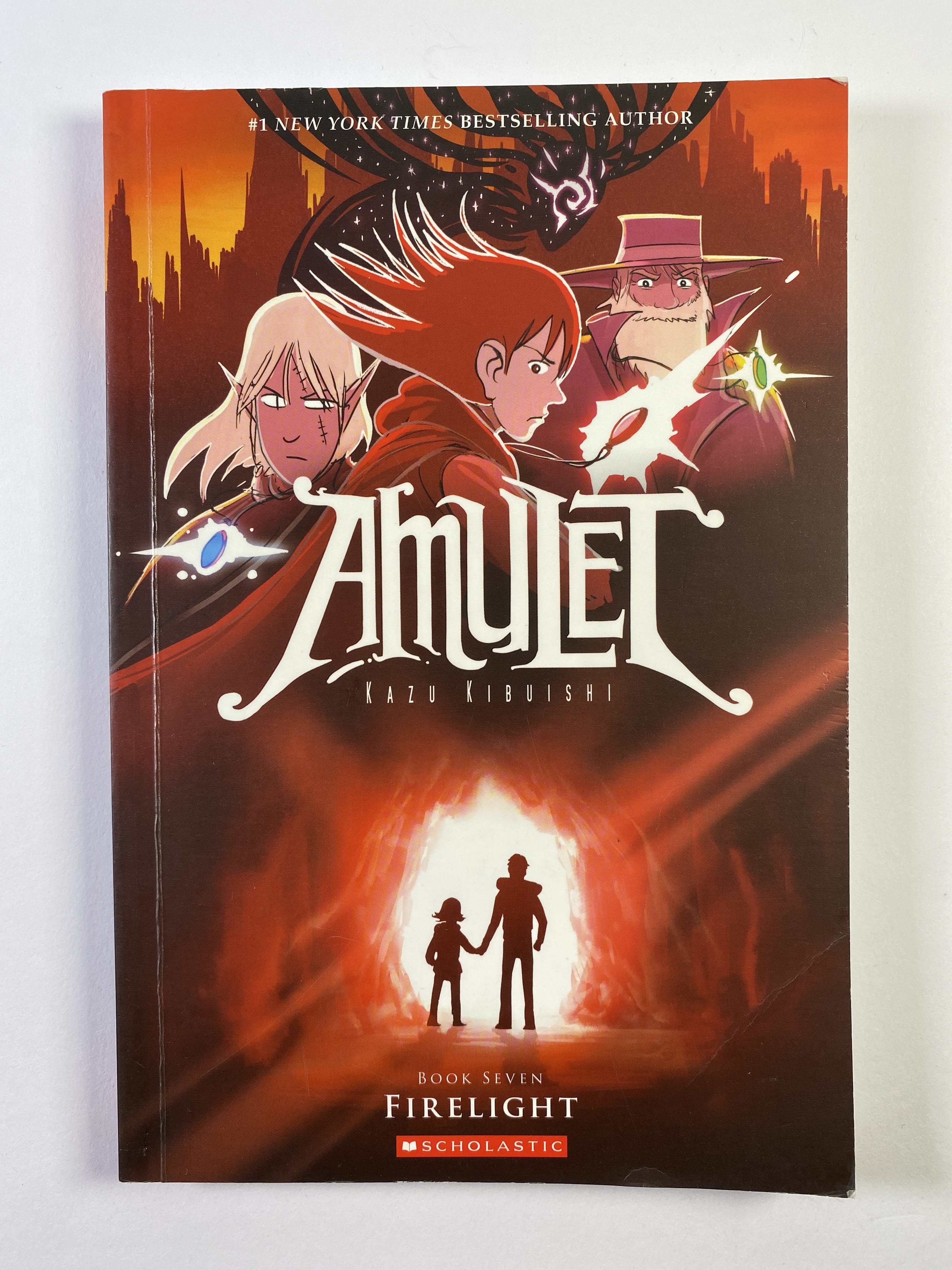 Levně Amulet: Firelight (7)