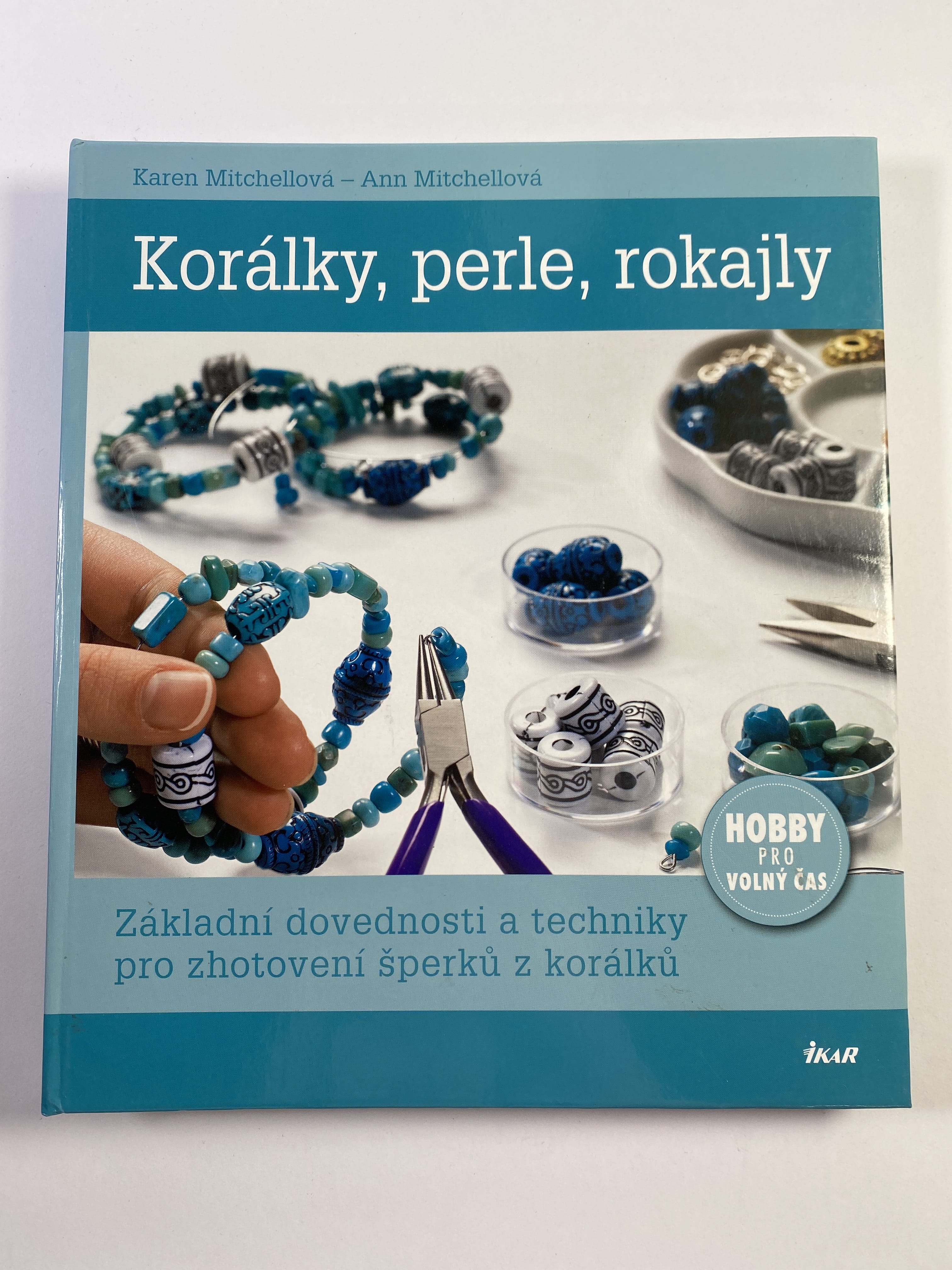 Levně Korálky, perle, rokajly